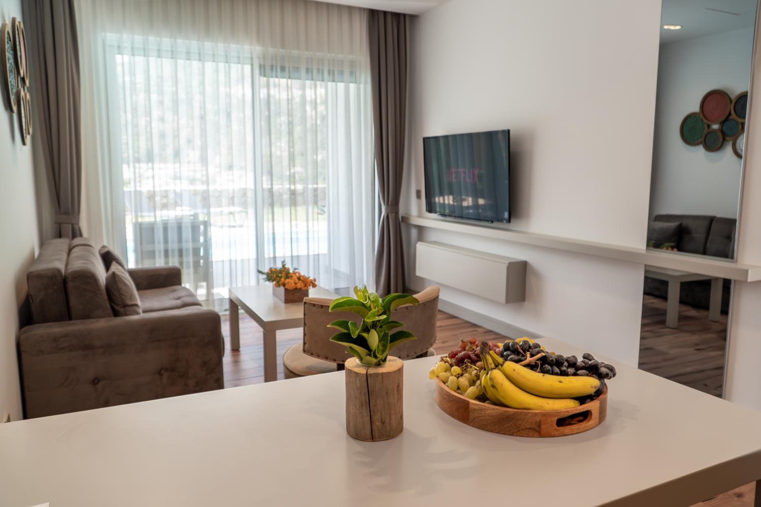 Z-Villas Beach Hotel - Image 61