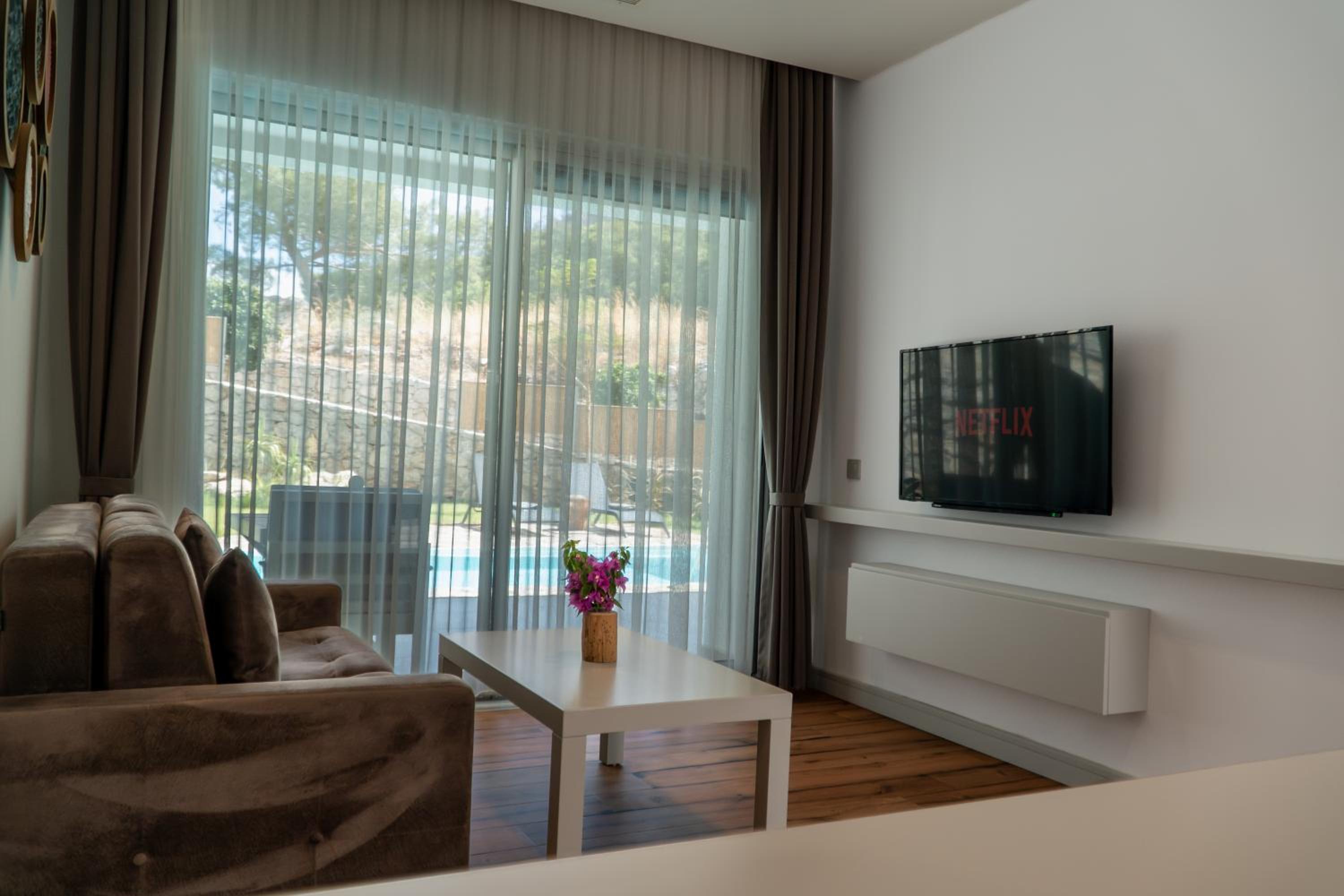 Z-Villas Beach Hotel - Image 58