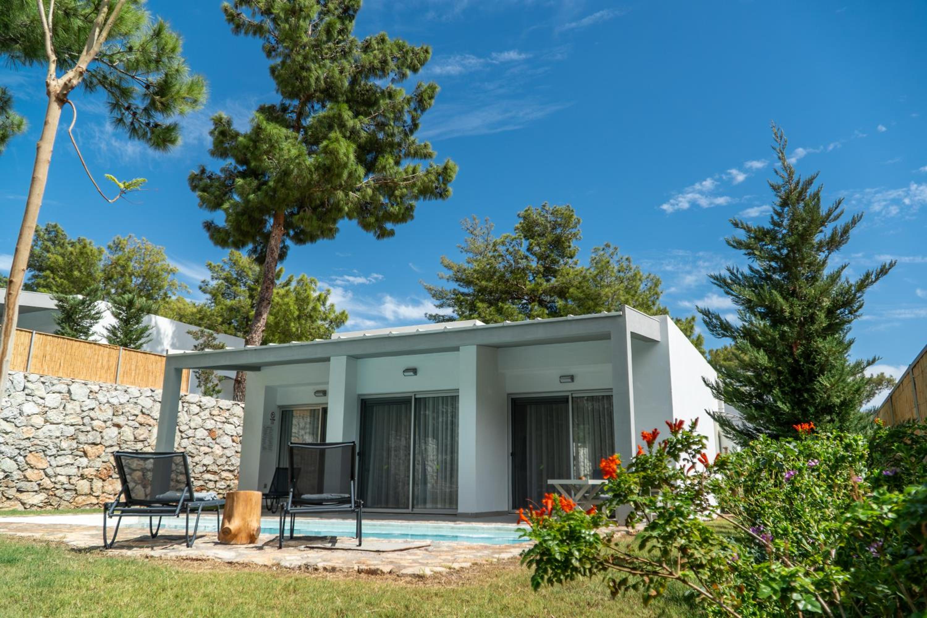 Z-Villas Beach Hotel - Image 112