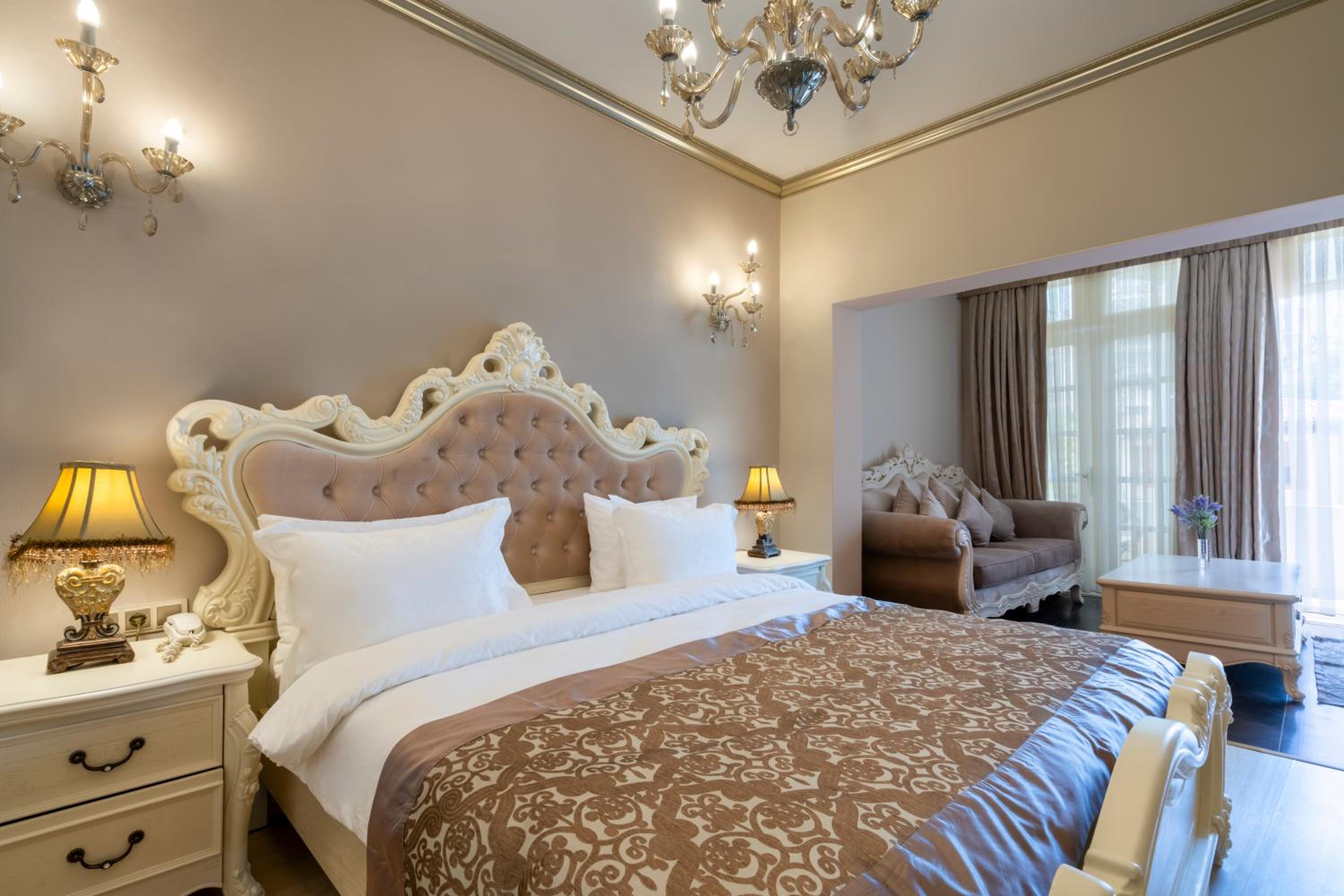 Elegance East Hotel - Image 17