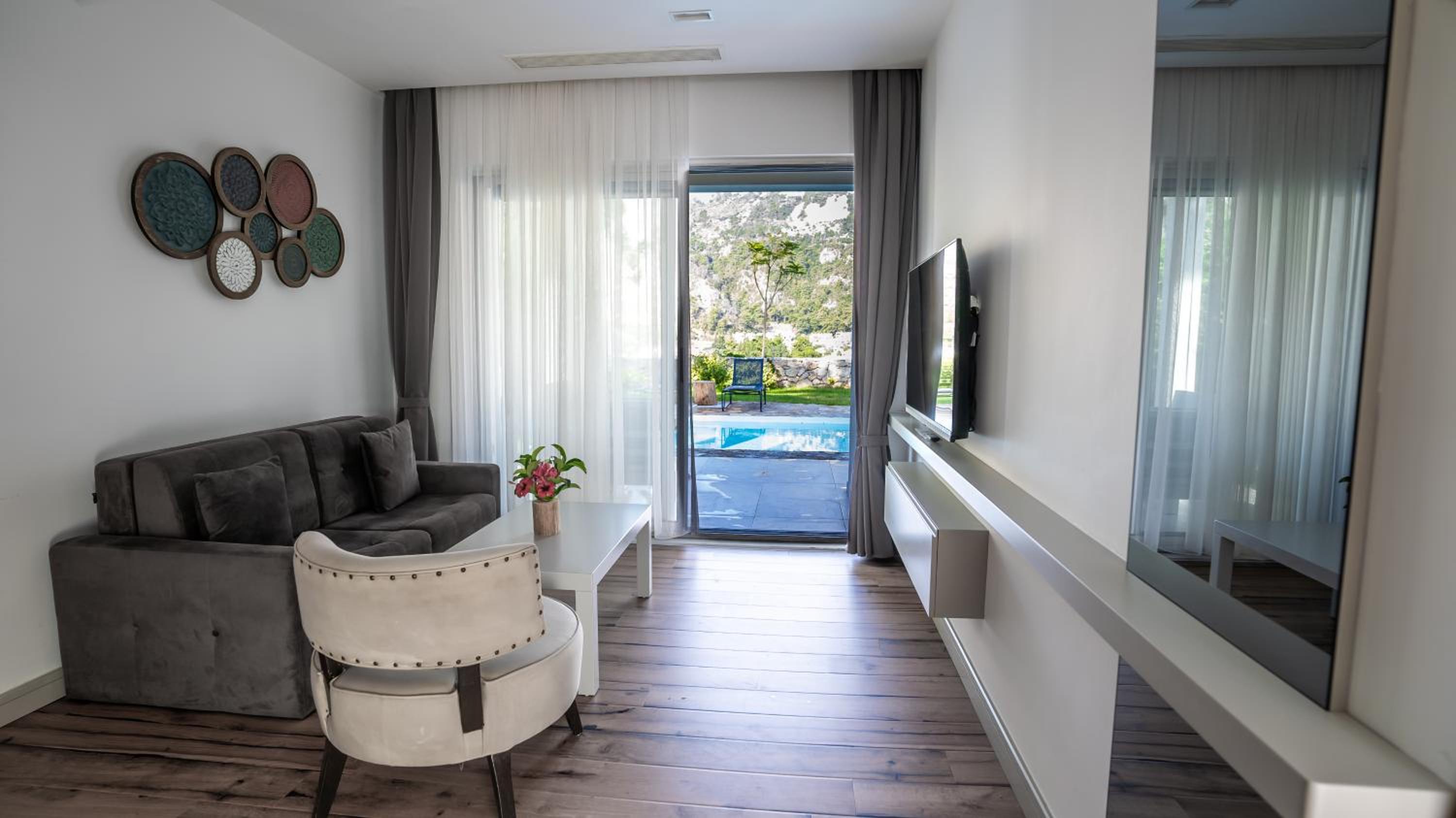 Z-Villas Beach Hotel - Image 50