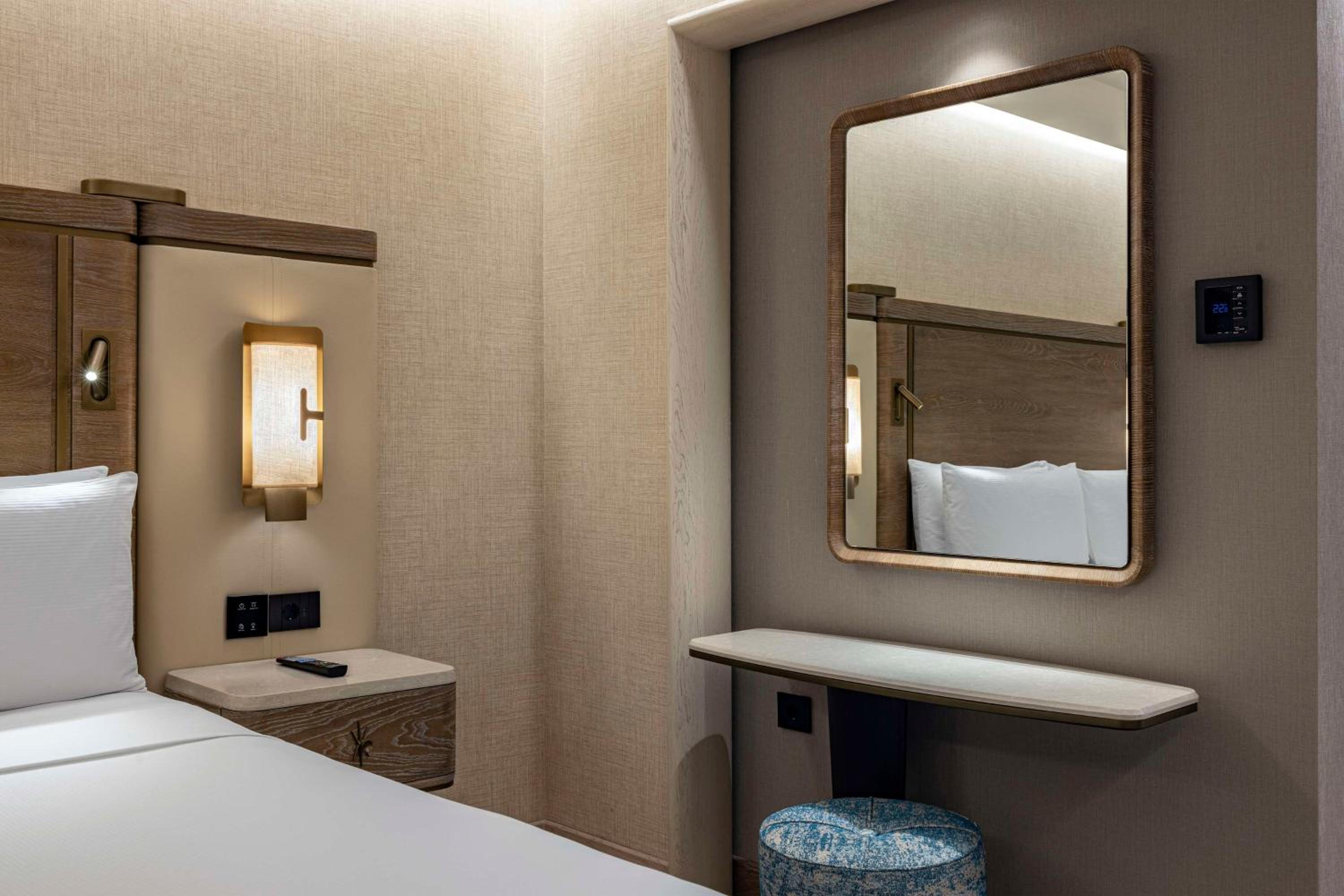 Hilton Istanbul Bosphorus - Image 49
