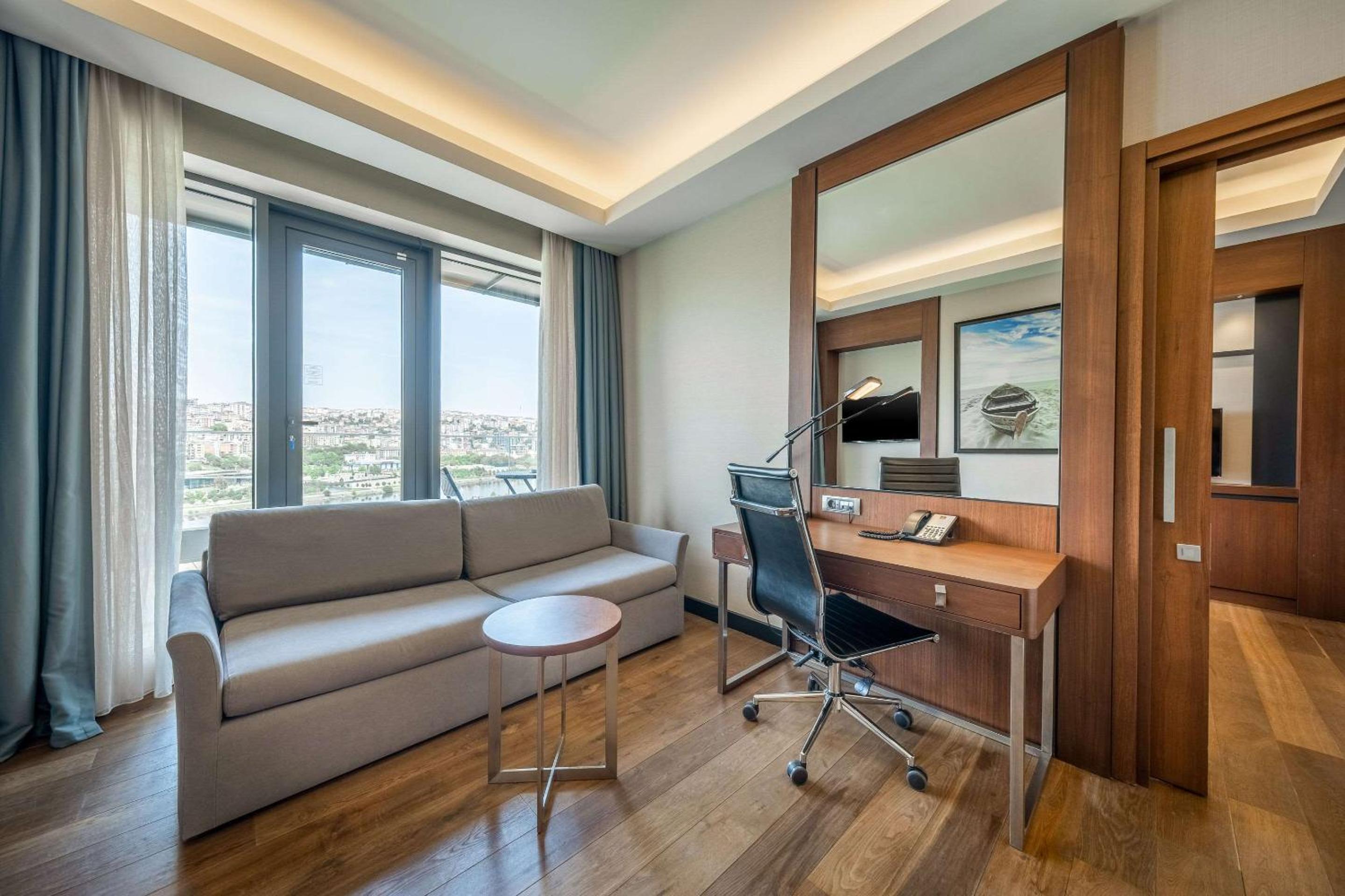 Clarion Otel Golden Horn - Image 44