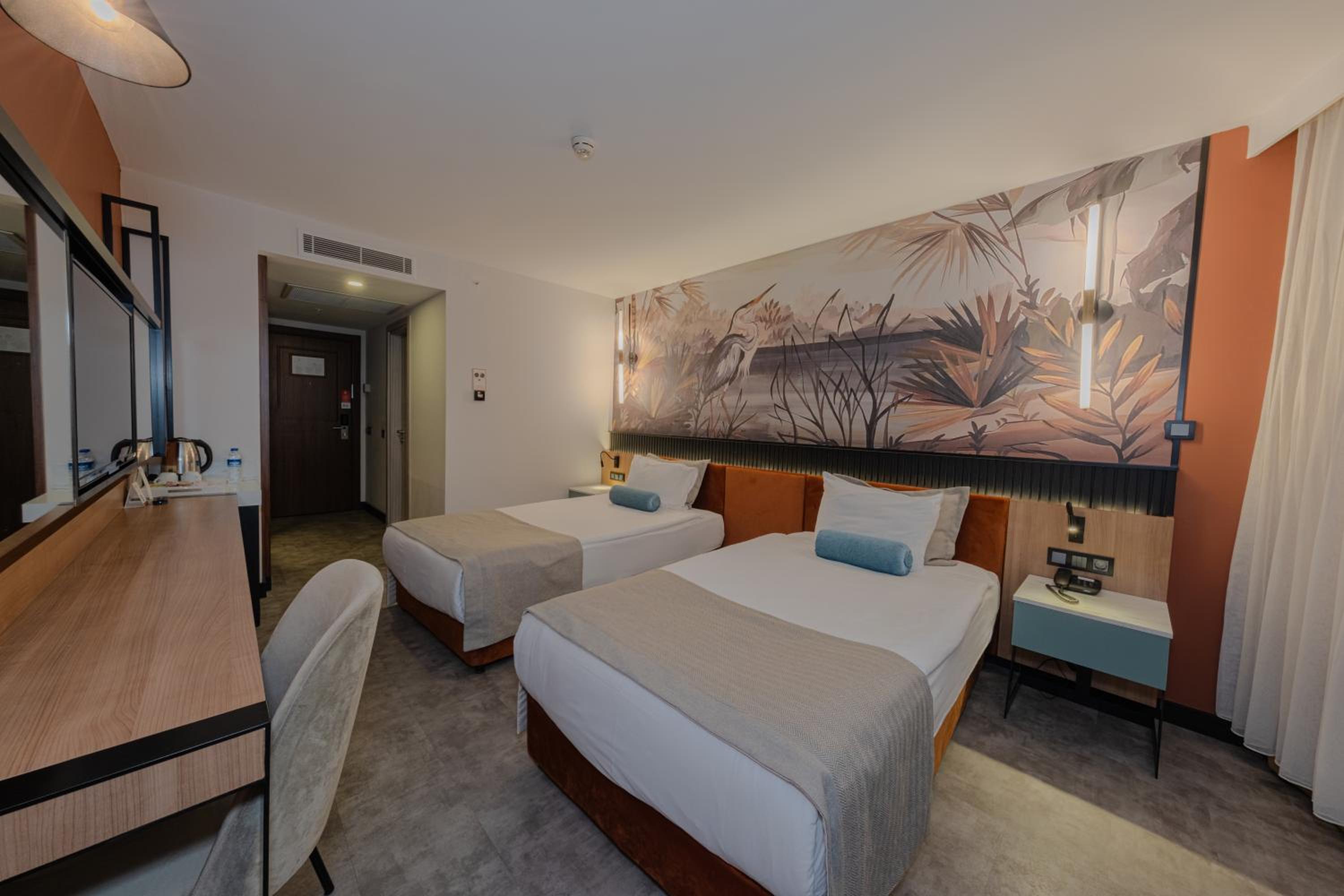 Best Western Plus Khan Hotel - Image 101