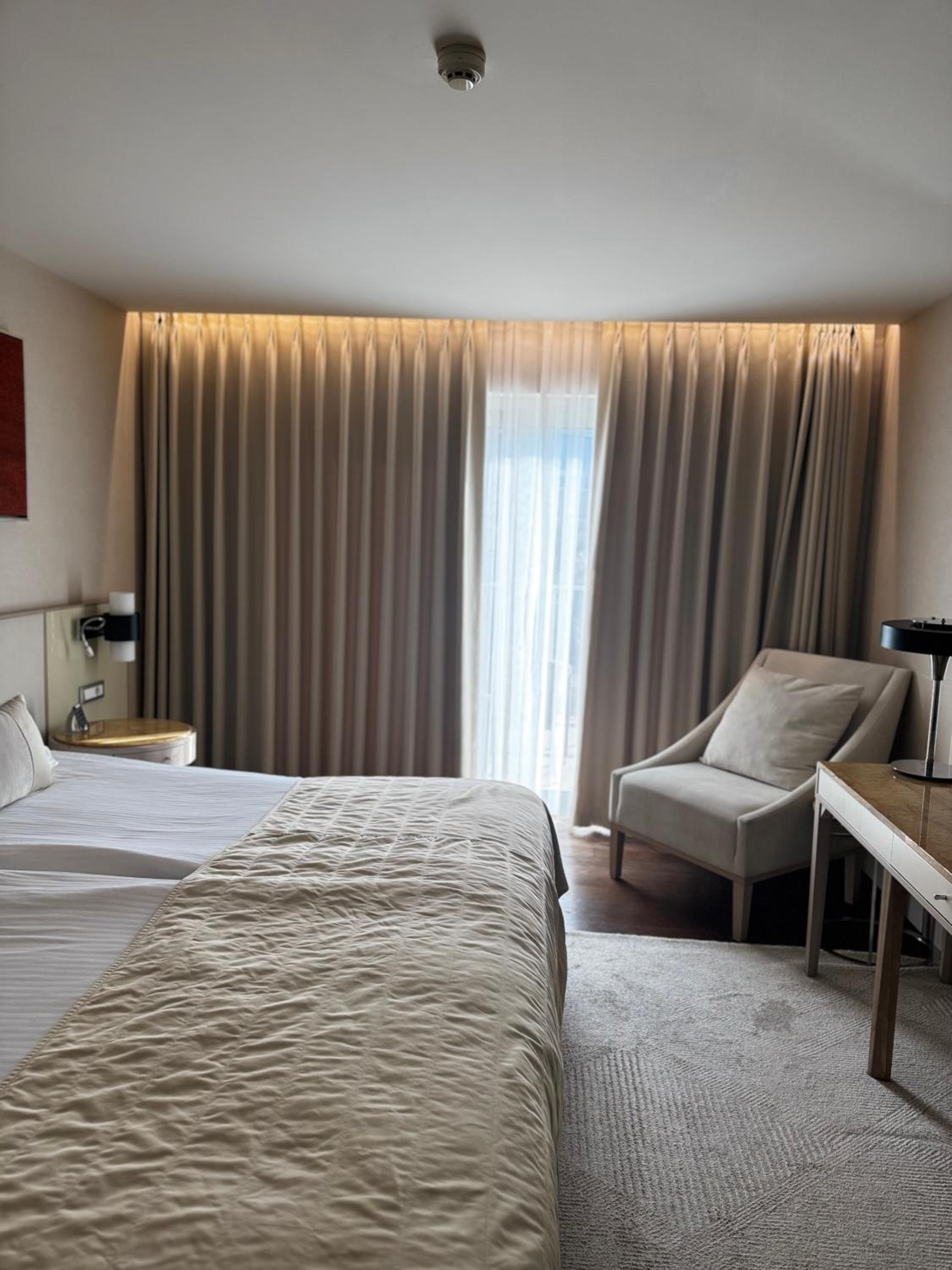 Charisma De Luxe Hotel - Image 15