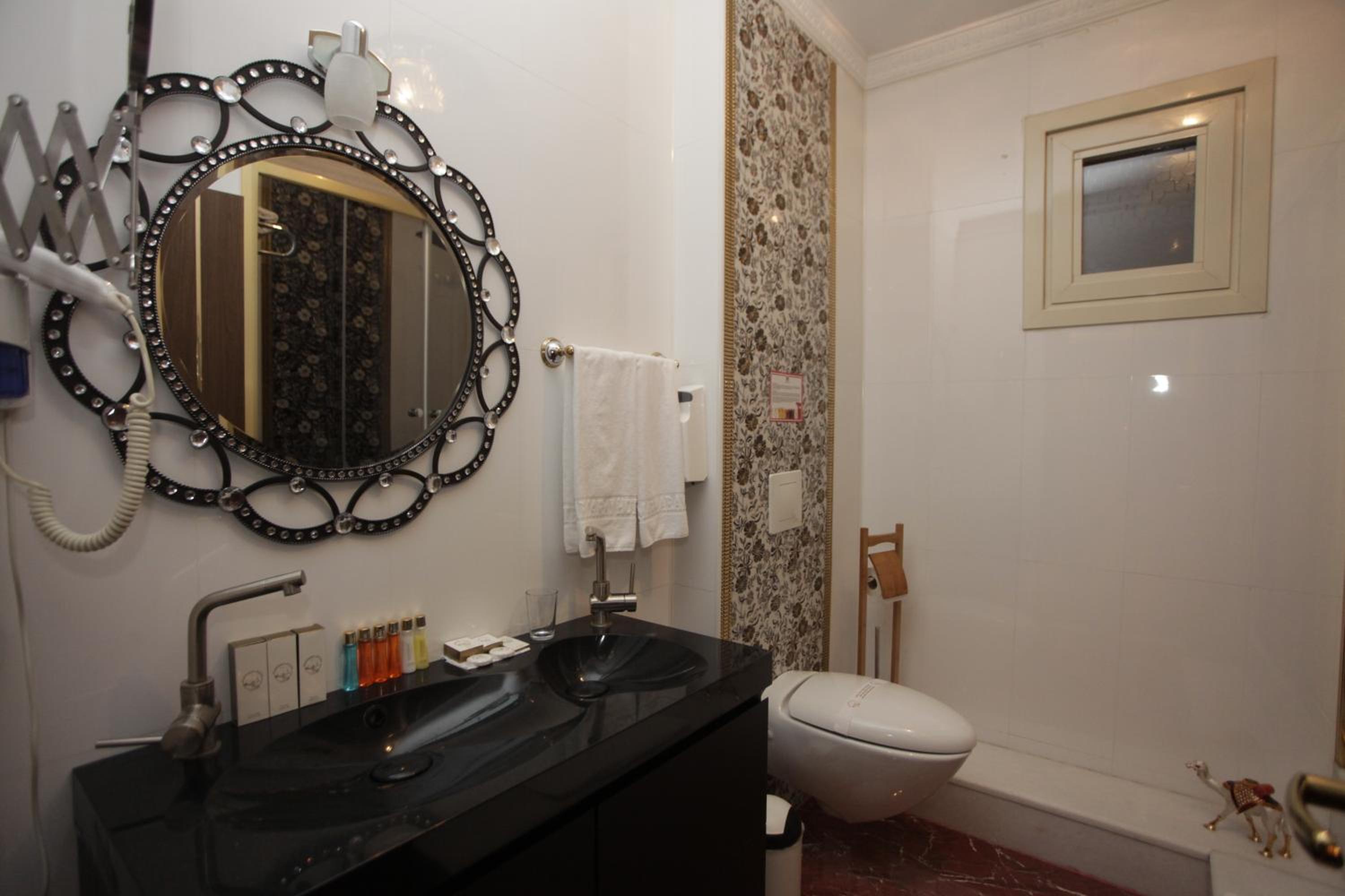Marmaray Hotel - Image 58