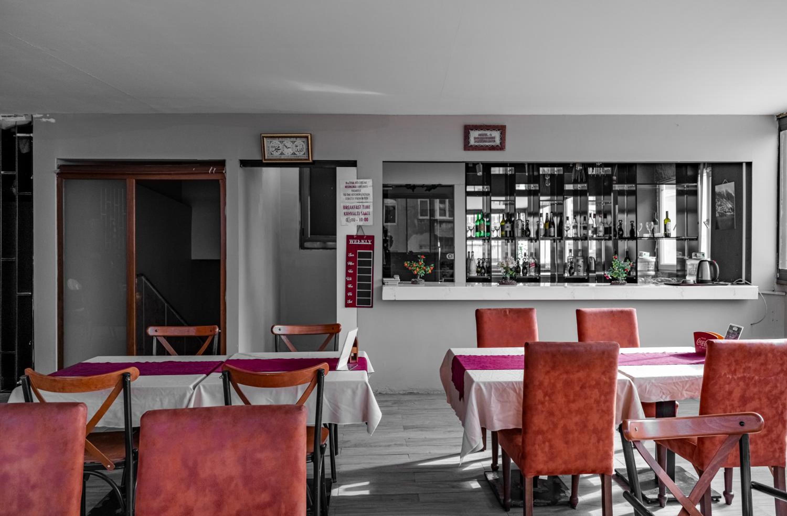 SENYOR GARDEN HOTEL - Image 35