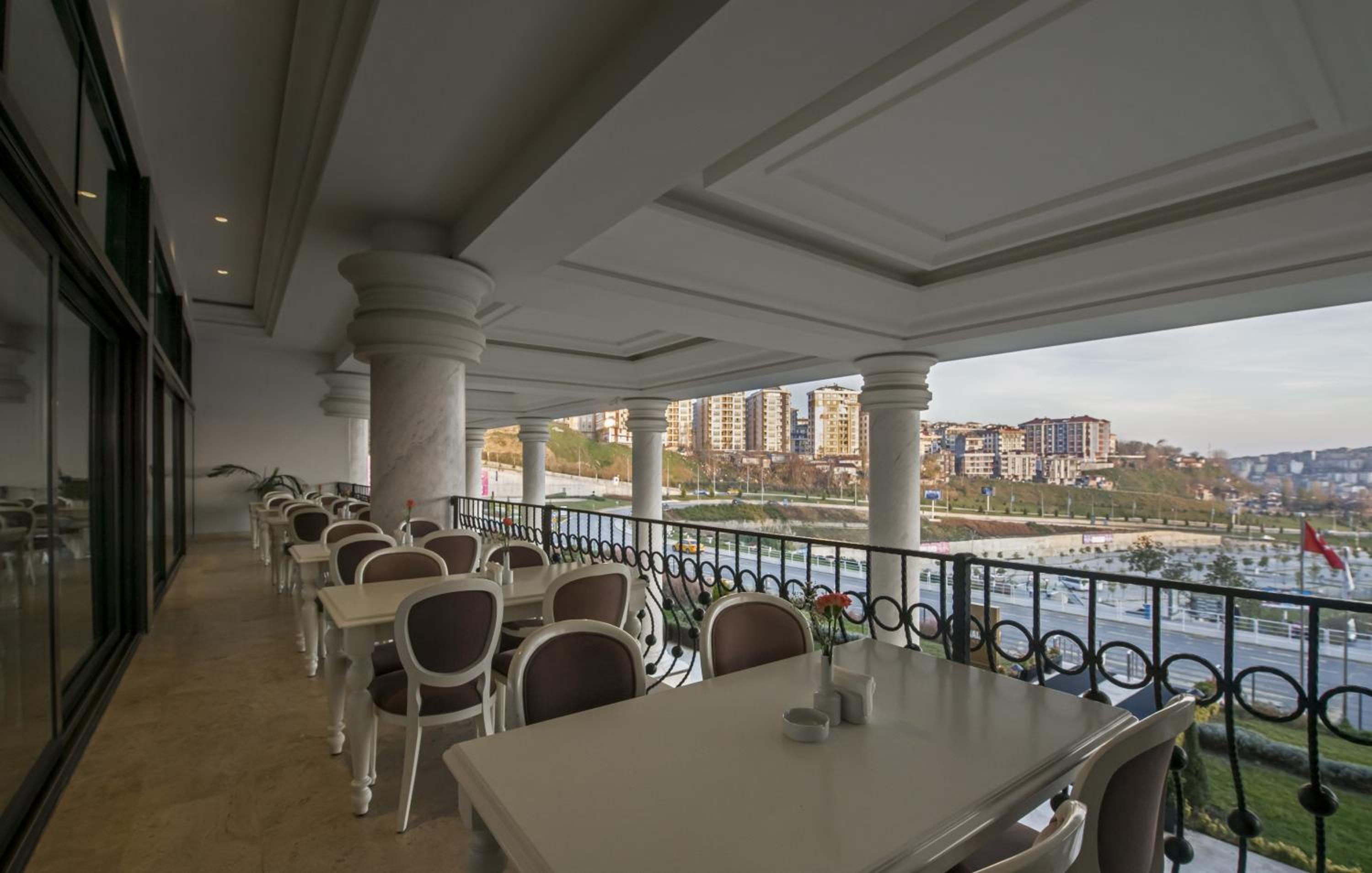 Vialand Palace Otel - Image 7