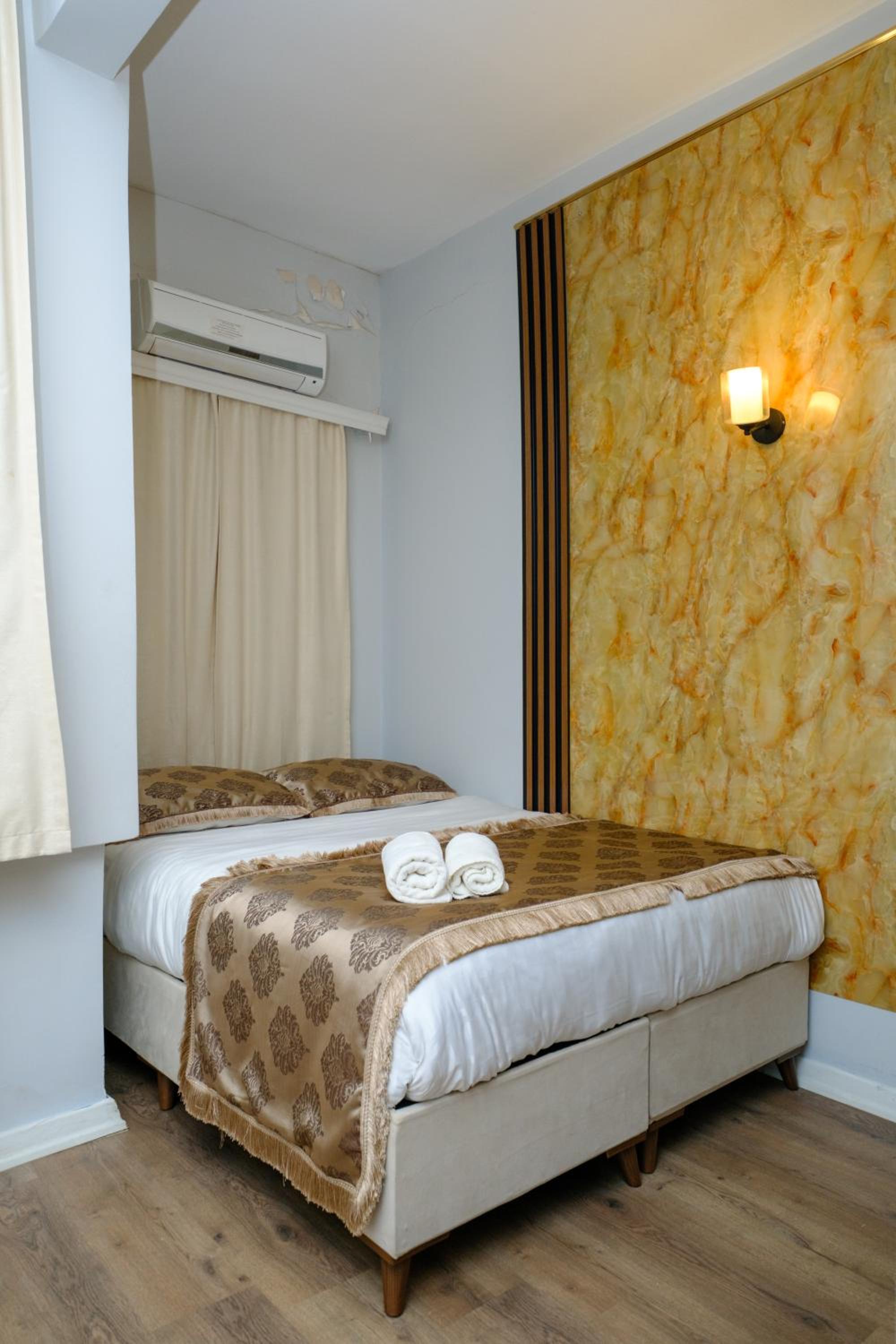 SENYOR GARDEN HOTEL - Image 131