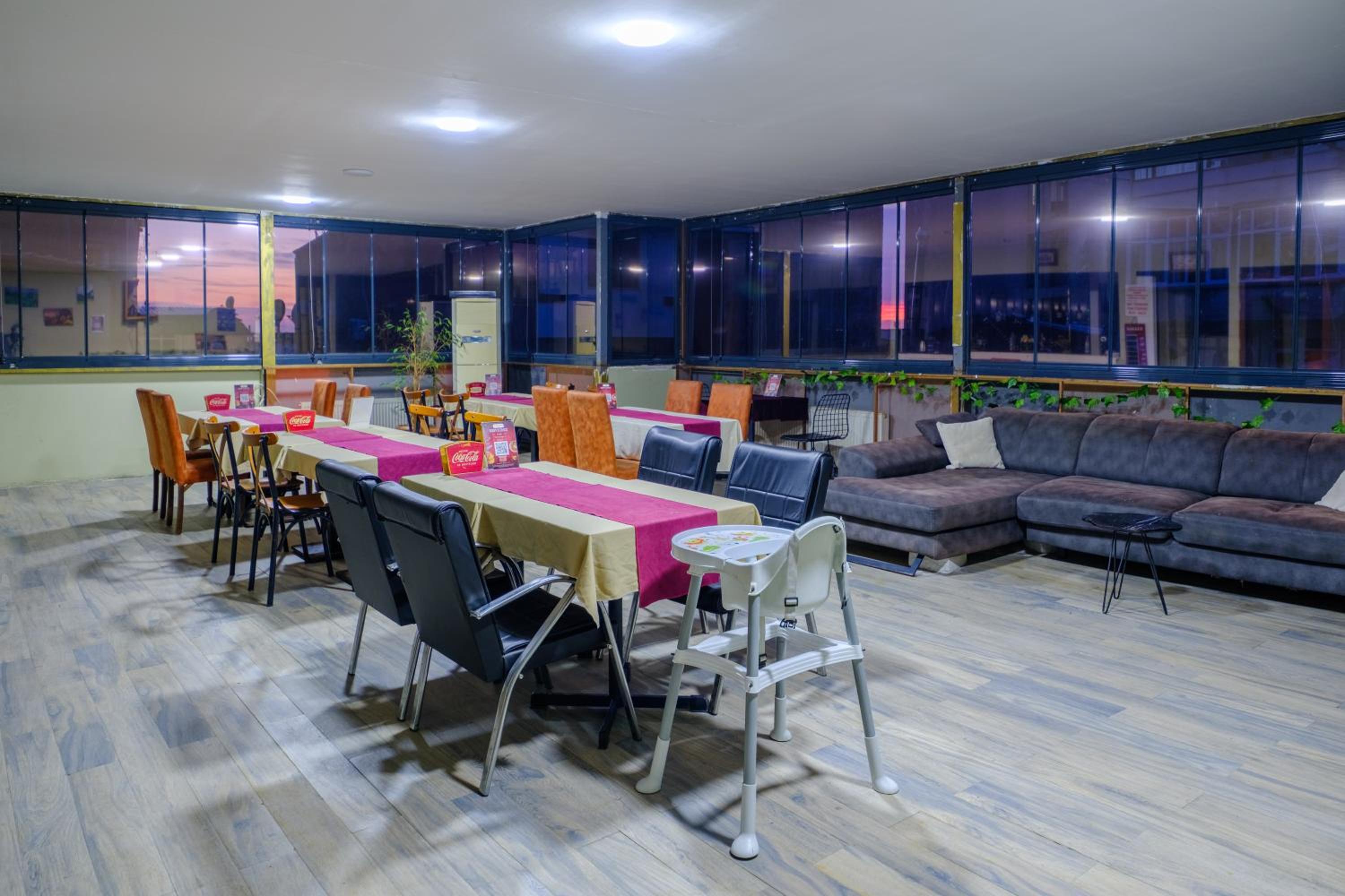 SENYOR GARDEN HOTEL - Image 129