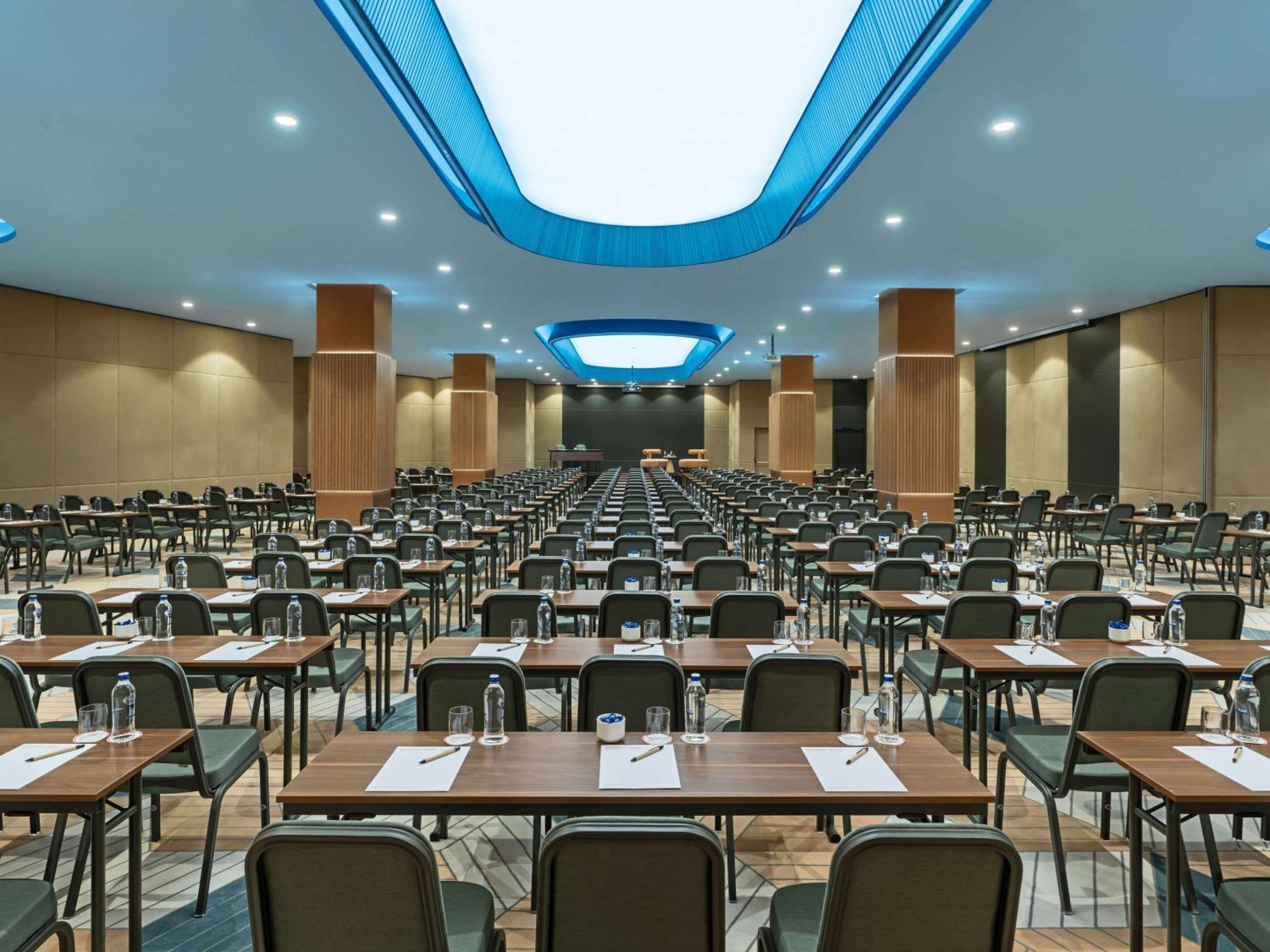 Mövenpick Hotel Istanbul Marmara Sea - Image 16
