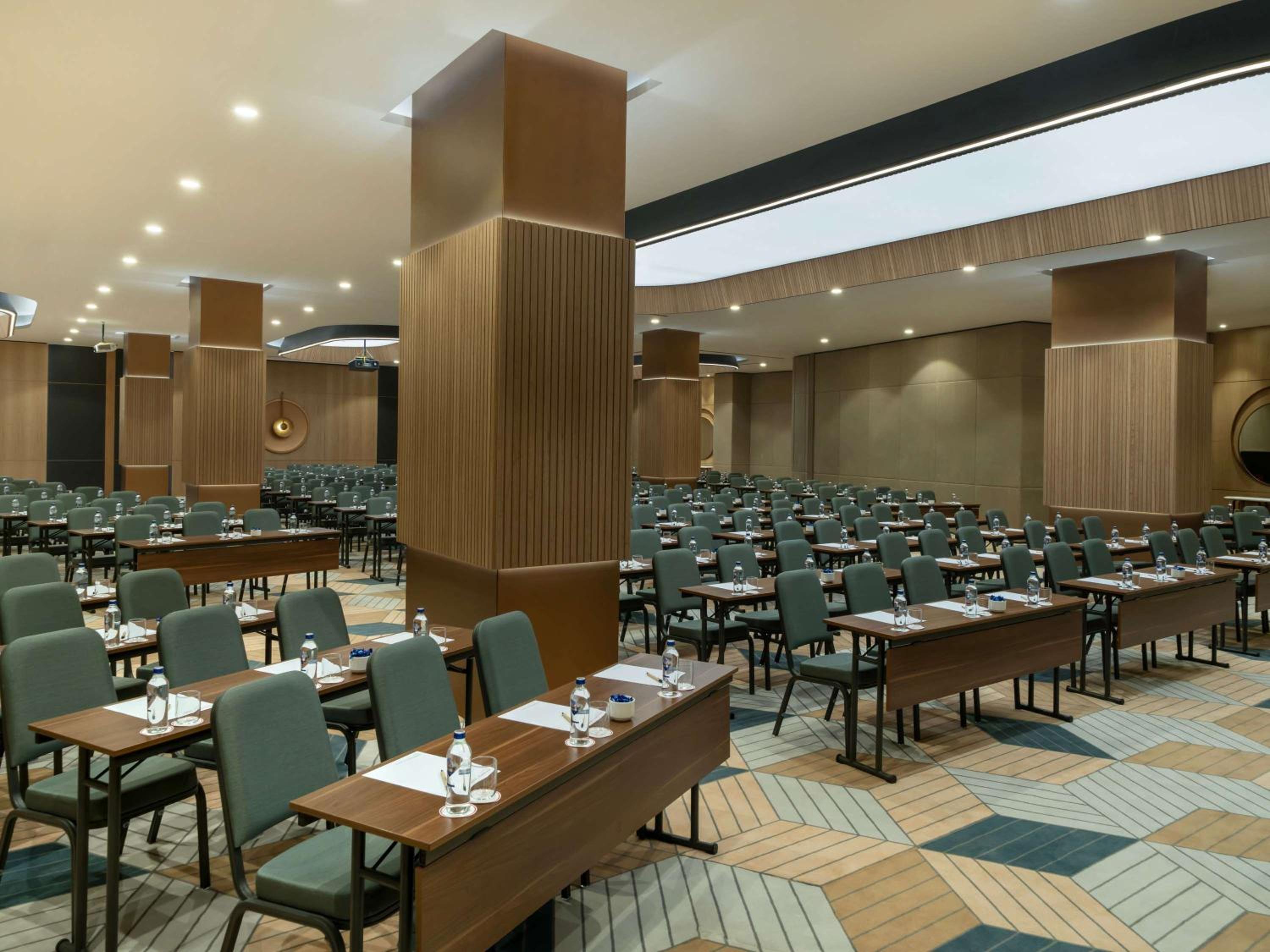 Mövenpick Hotel Istanbul Marmara Sea - Image 19