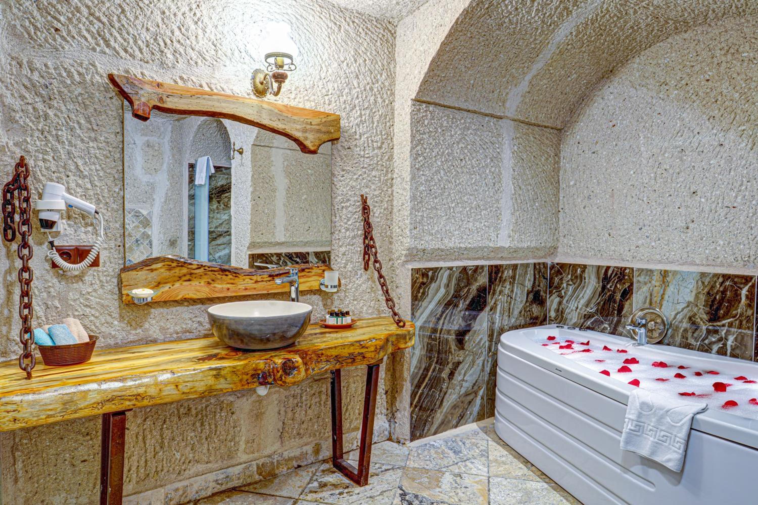Aren Cave Hotel And Art Gallery - Image 9