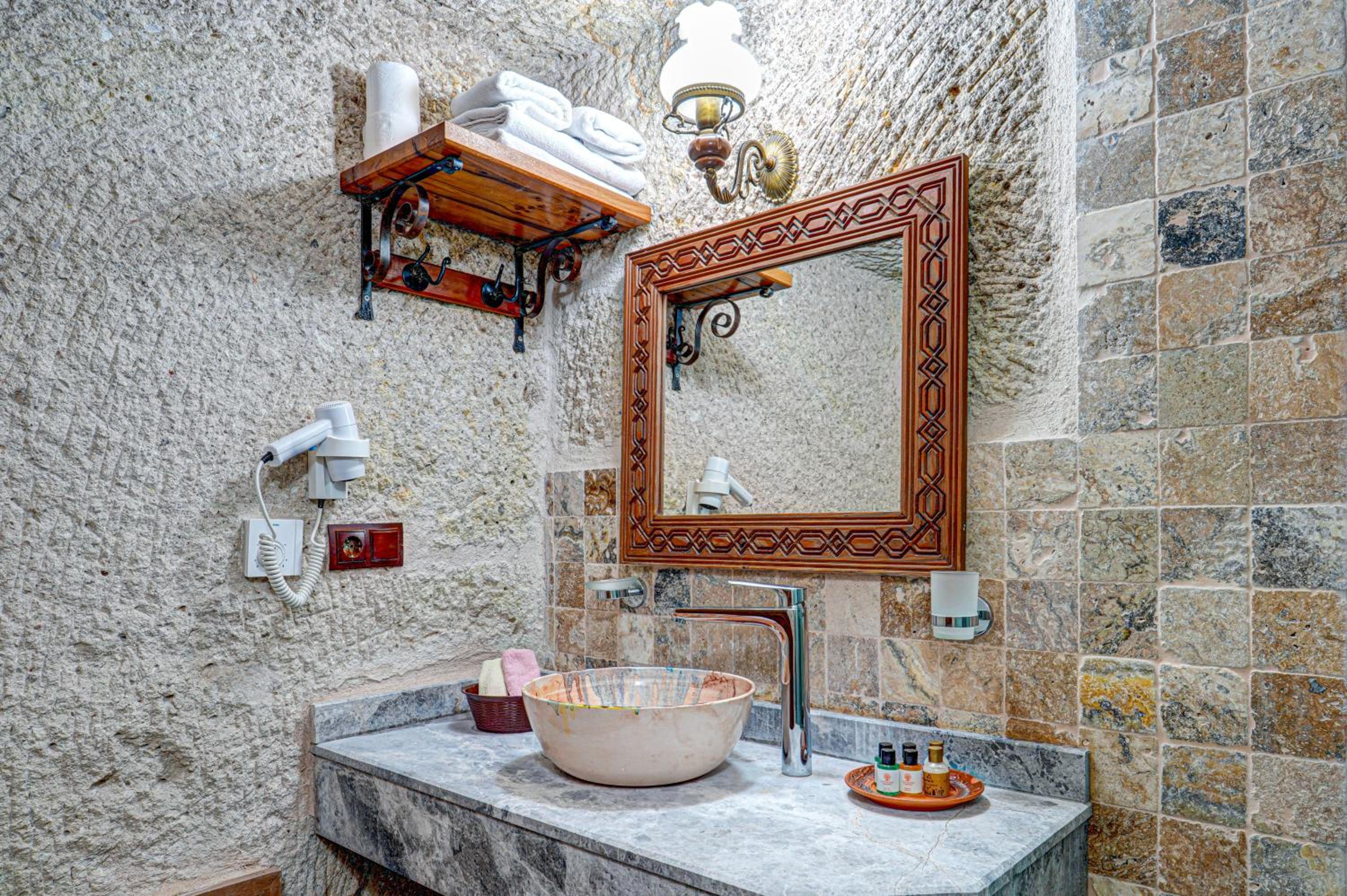 Aren Cave Hotel And Art Gallery - Image 20