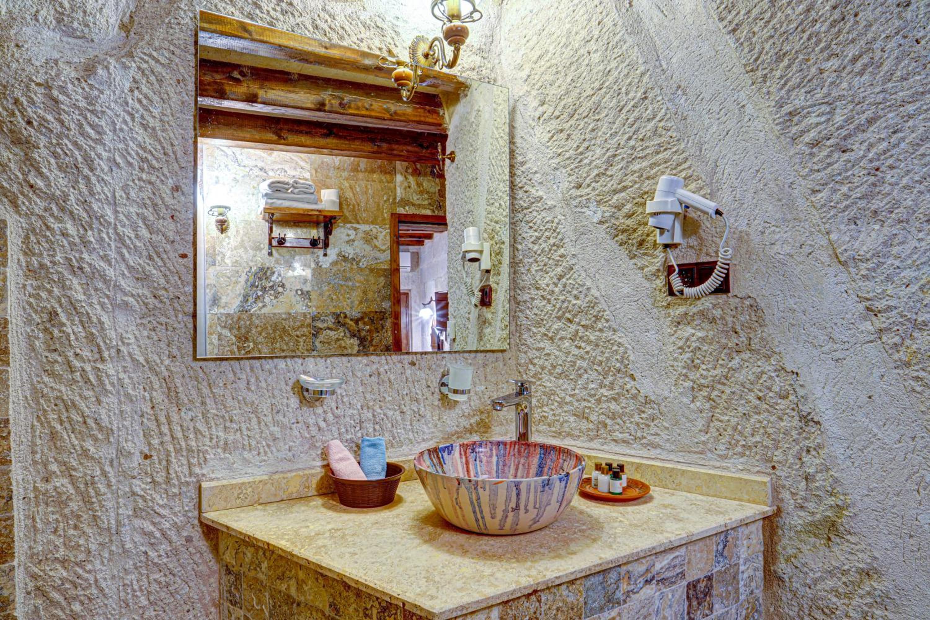 Aren Cave Hotel And Art Gallery - Image 22