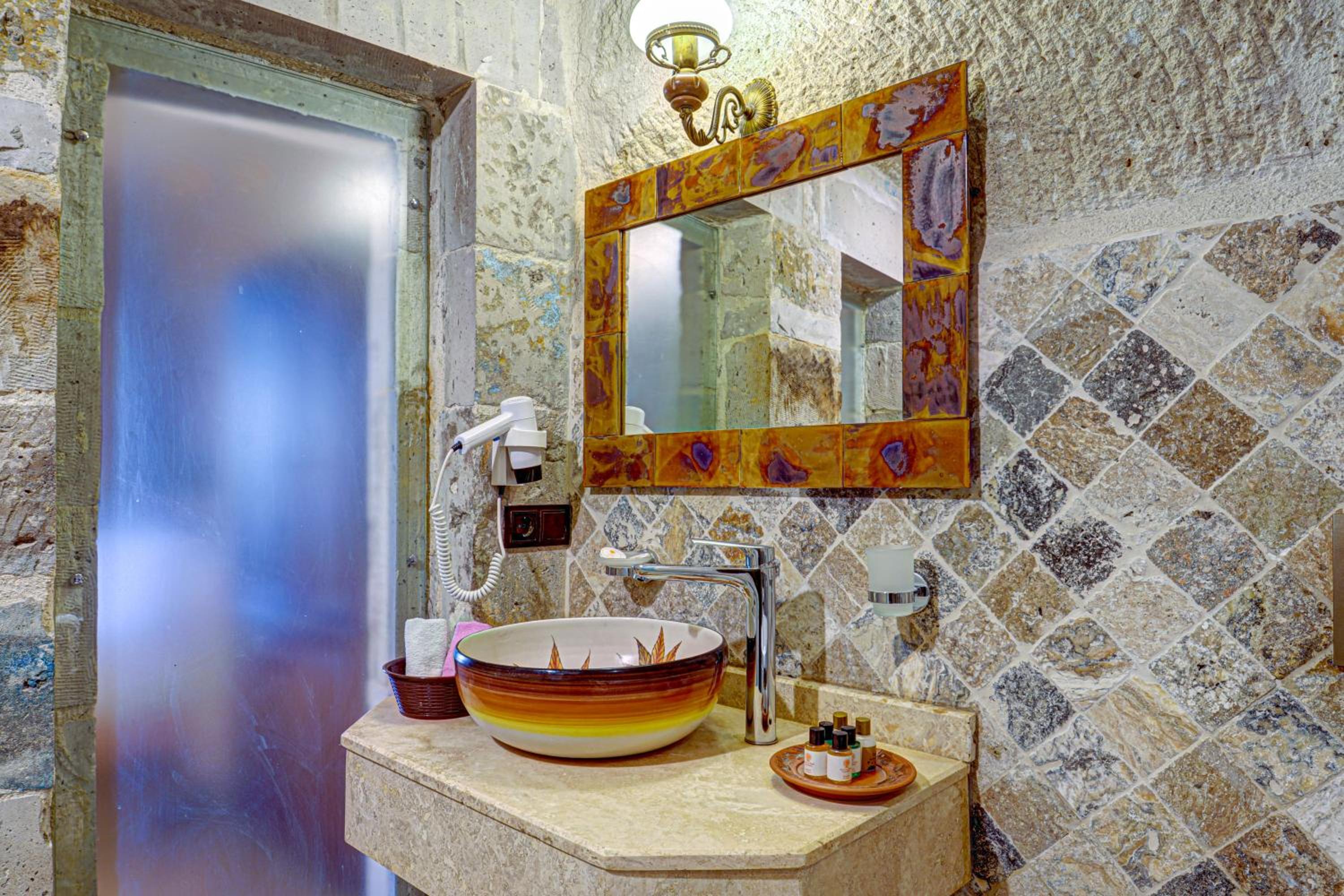 Aren Cave Hotel And Art Gallery - Image 23