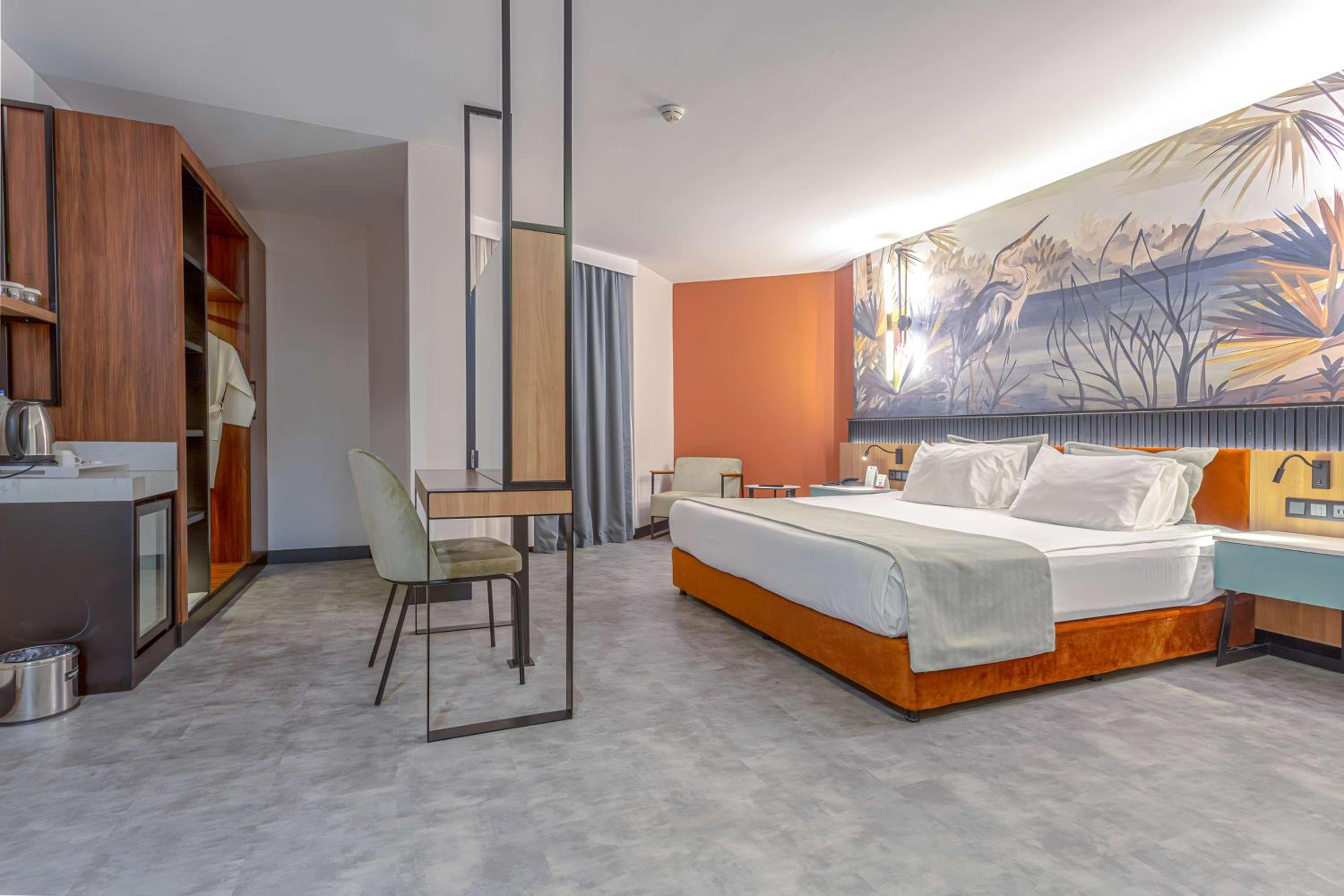Best Western Plus Khan Hotel - Image 59