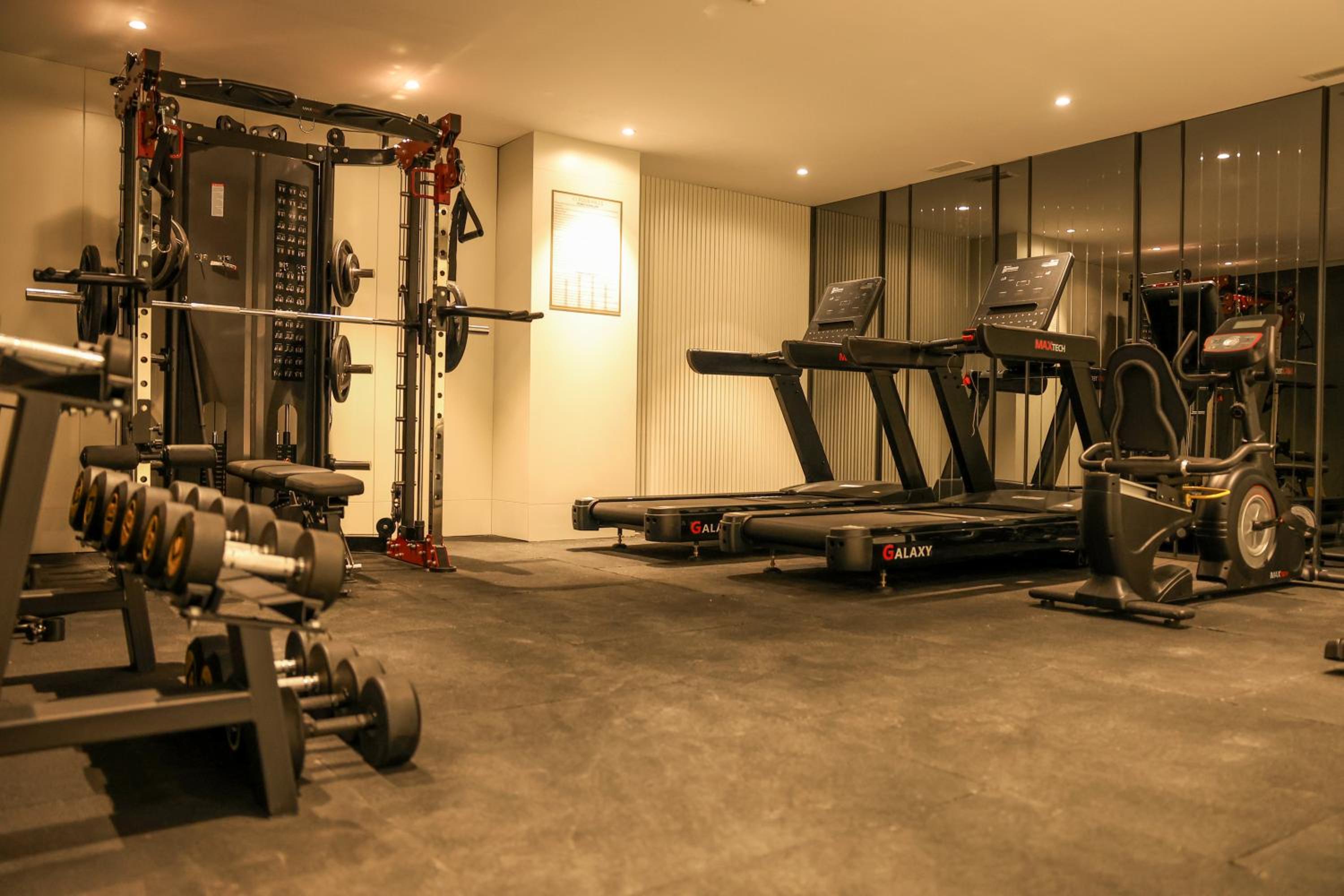 FOUR HILLS HOTEL - Image 32