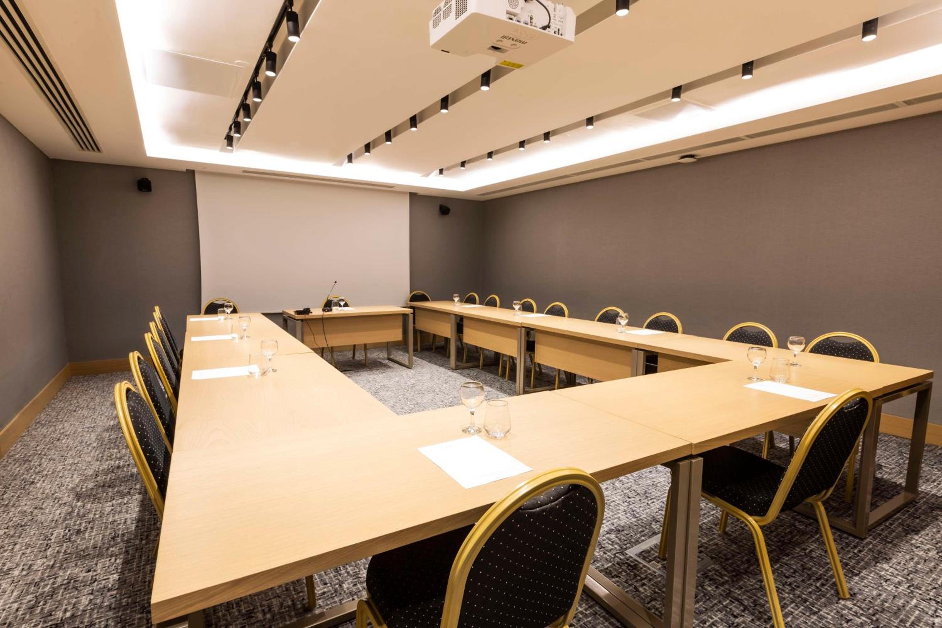 Radisson Otel İstanbul Harbiye - Image 31