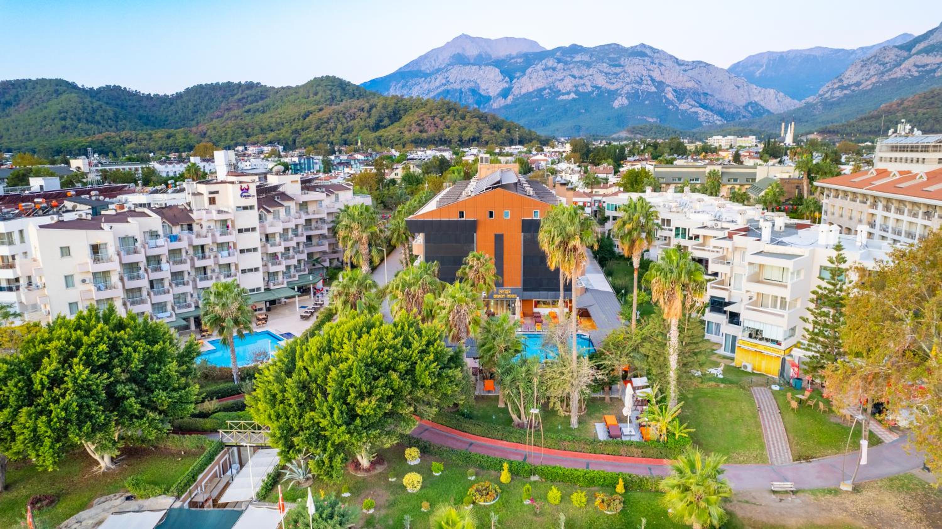 Fame Beach Hotel - Image 9