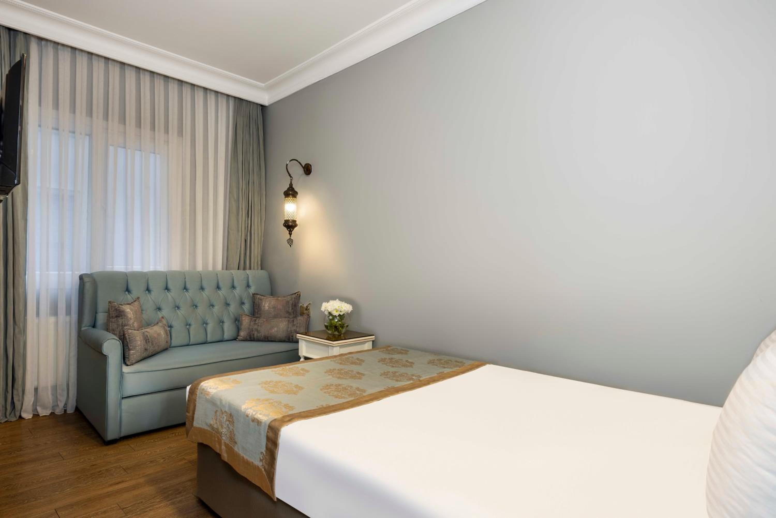 Raymond Hotel Old City - Image 27