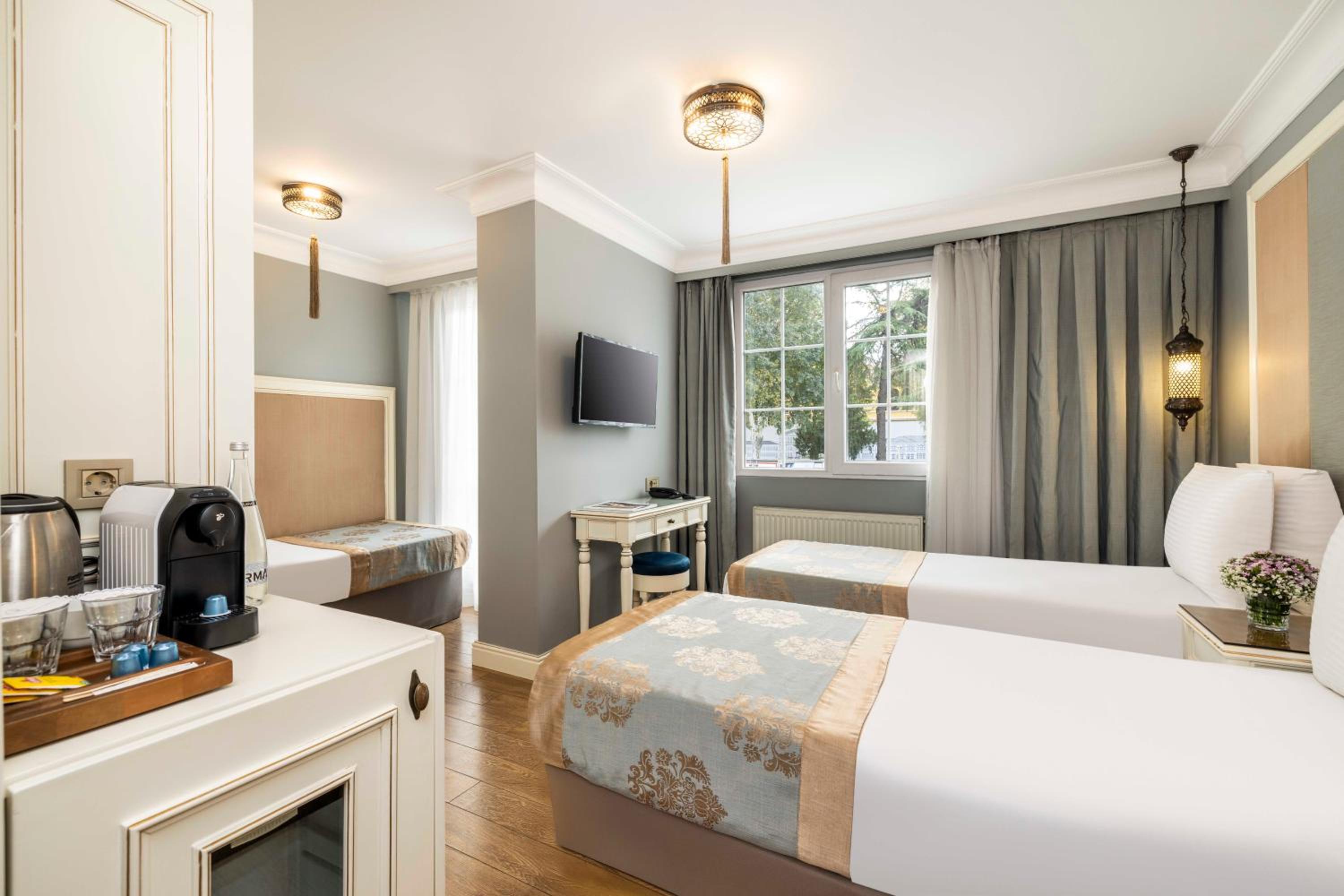 Raymond Hotel Old City - Image 21