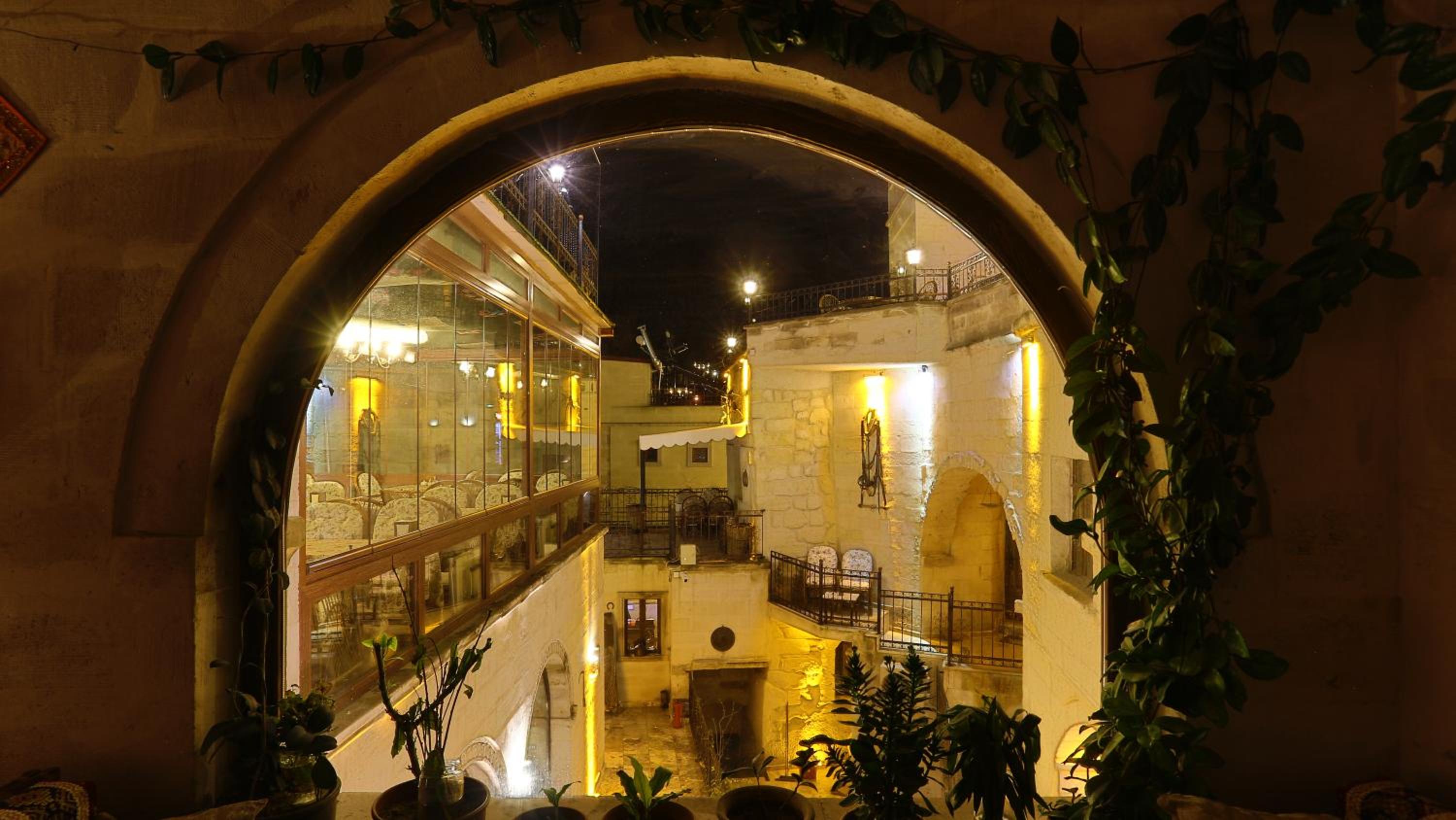 Hidden Cave Hotel - Image 15