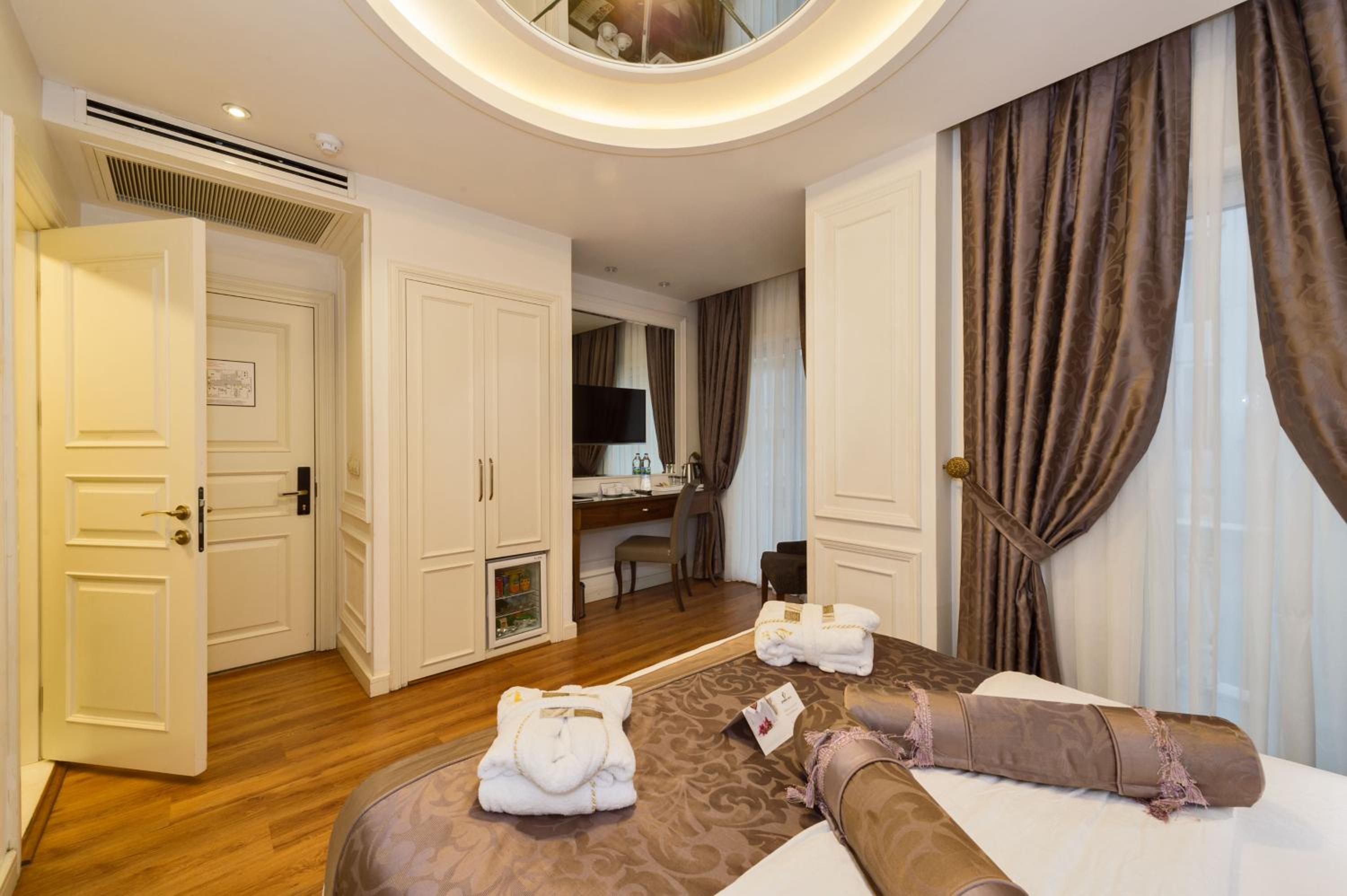 Darkmen Hotel 2 - Image 19