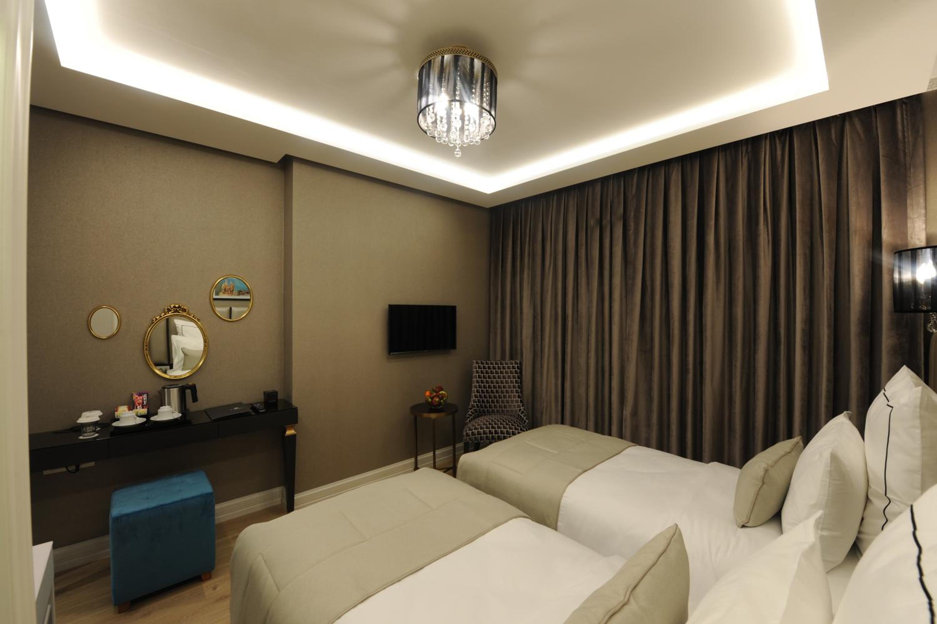 Le Petit Palace Hotel - Special Category - Image 6
