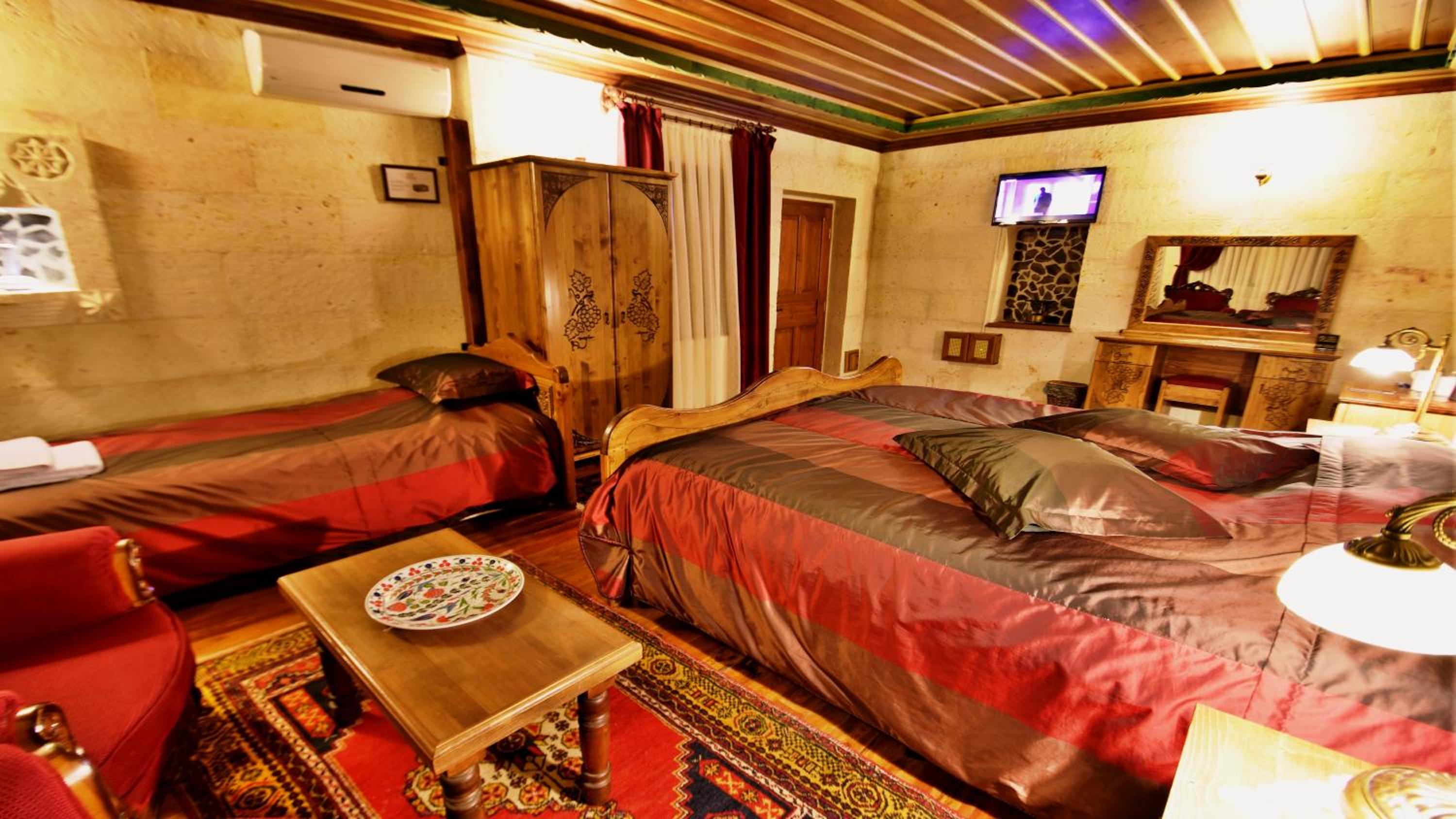 Harman Cave Hotel - Image 112