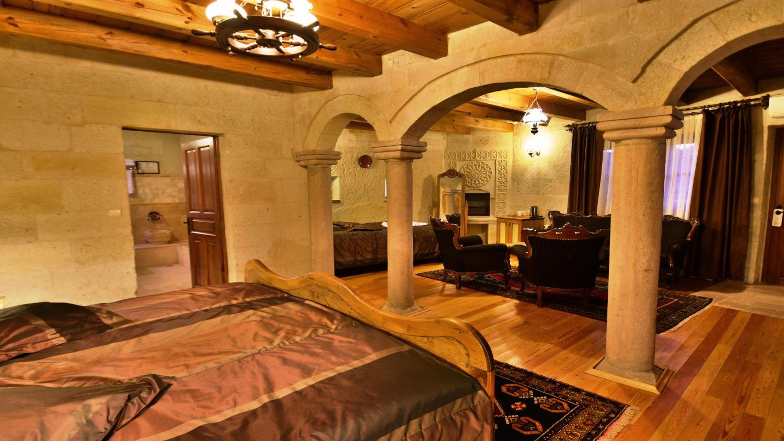 Harman Cave Hotel - Image 167