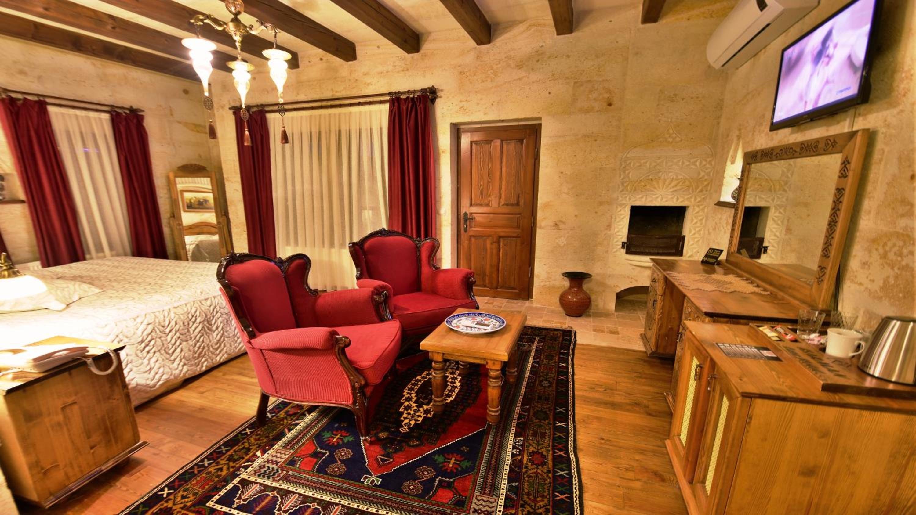 Harman Cave Hotel - Image 110