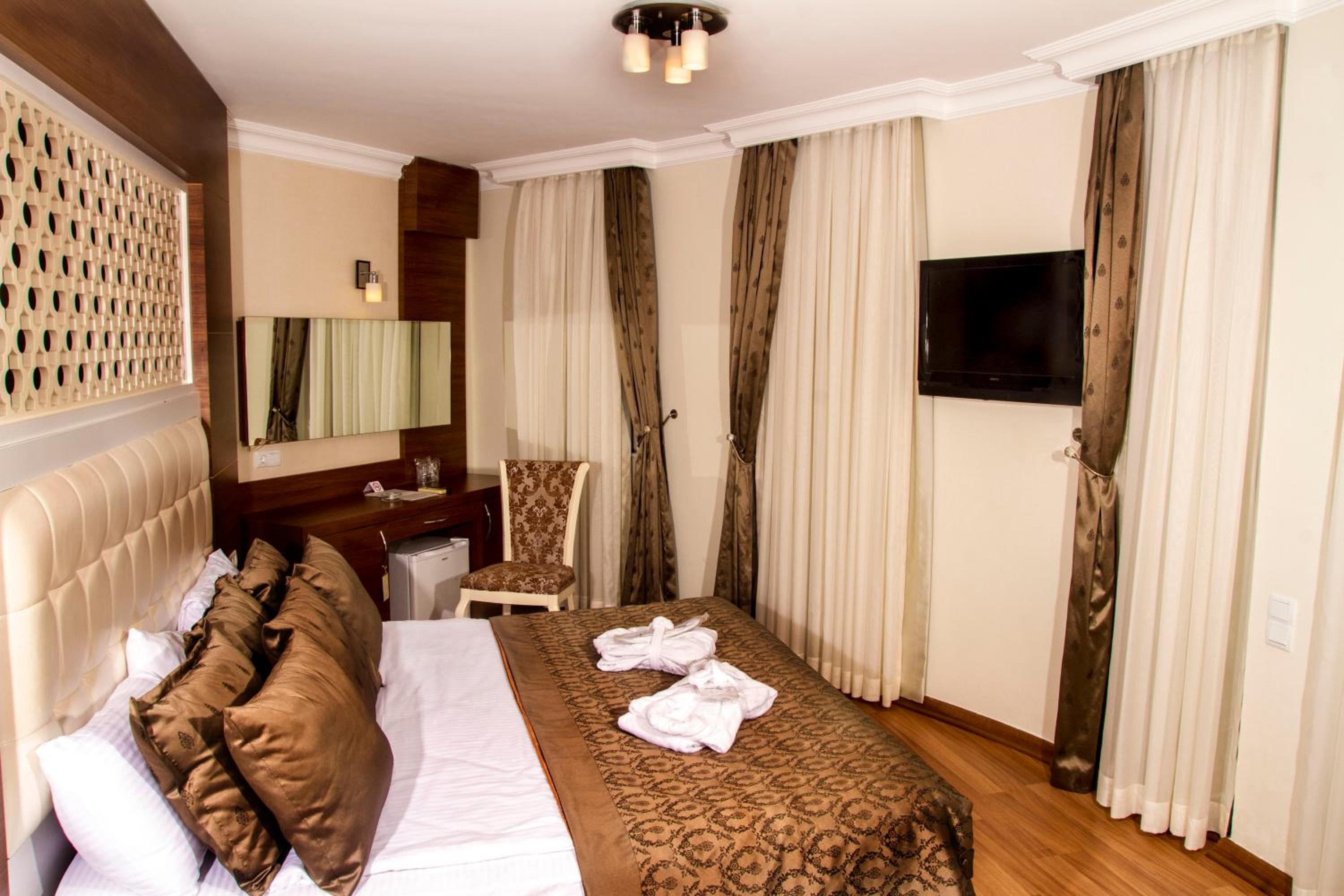 The Corner Park Hotel - Image 48