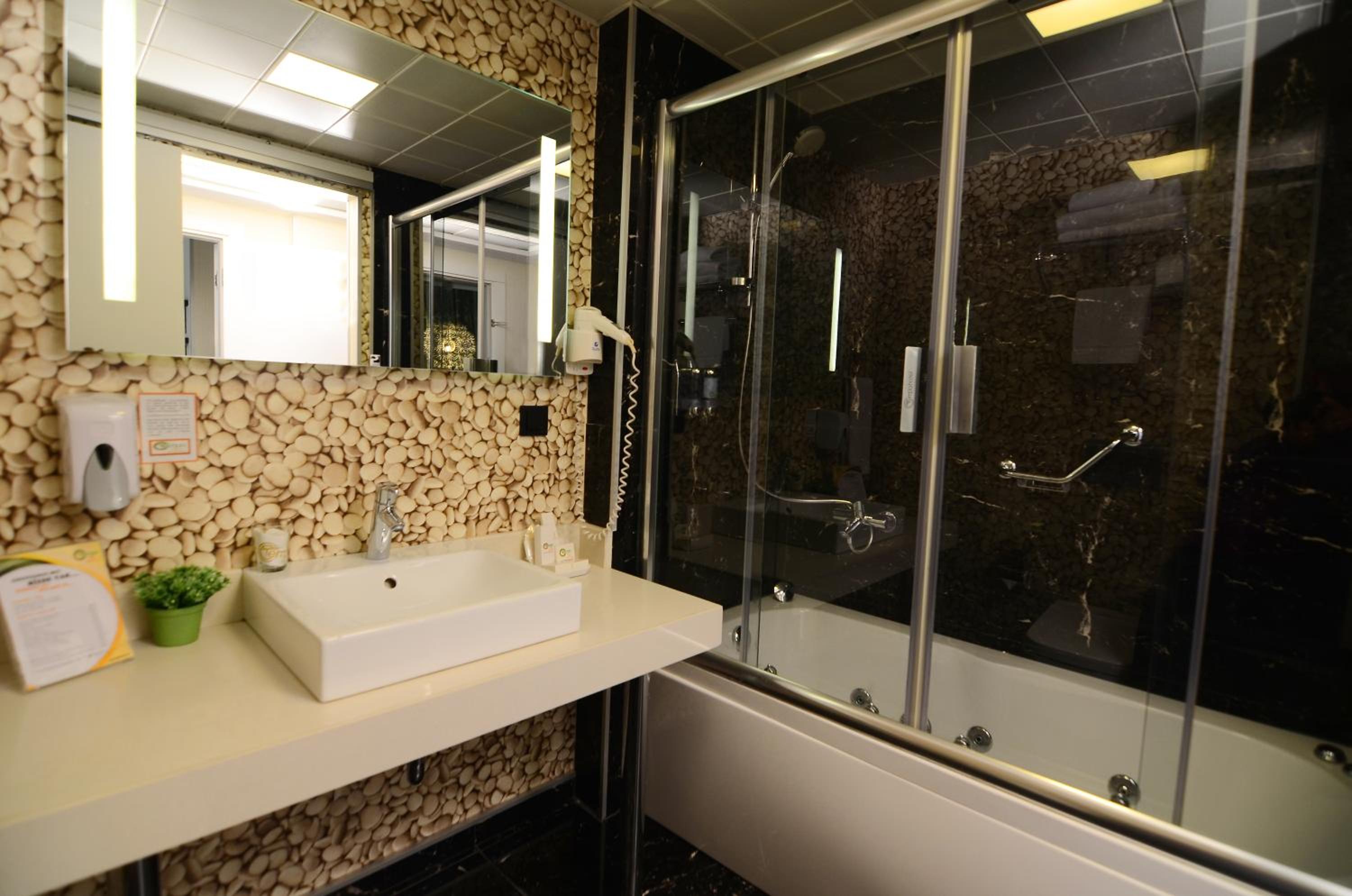 Tempo Suites Airport - Image 14