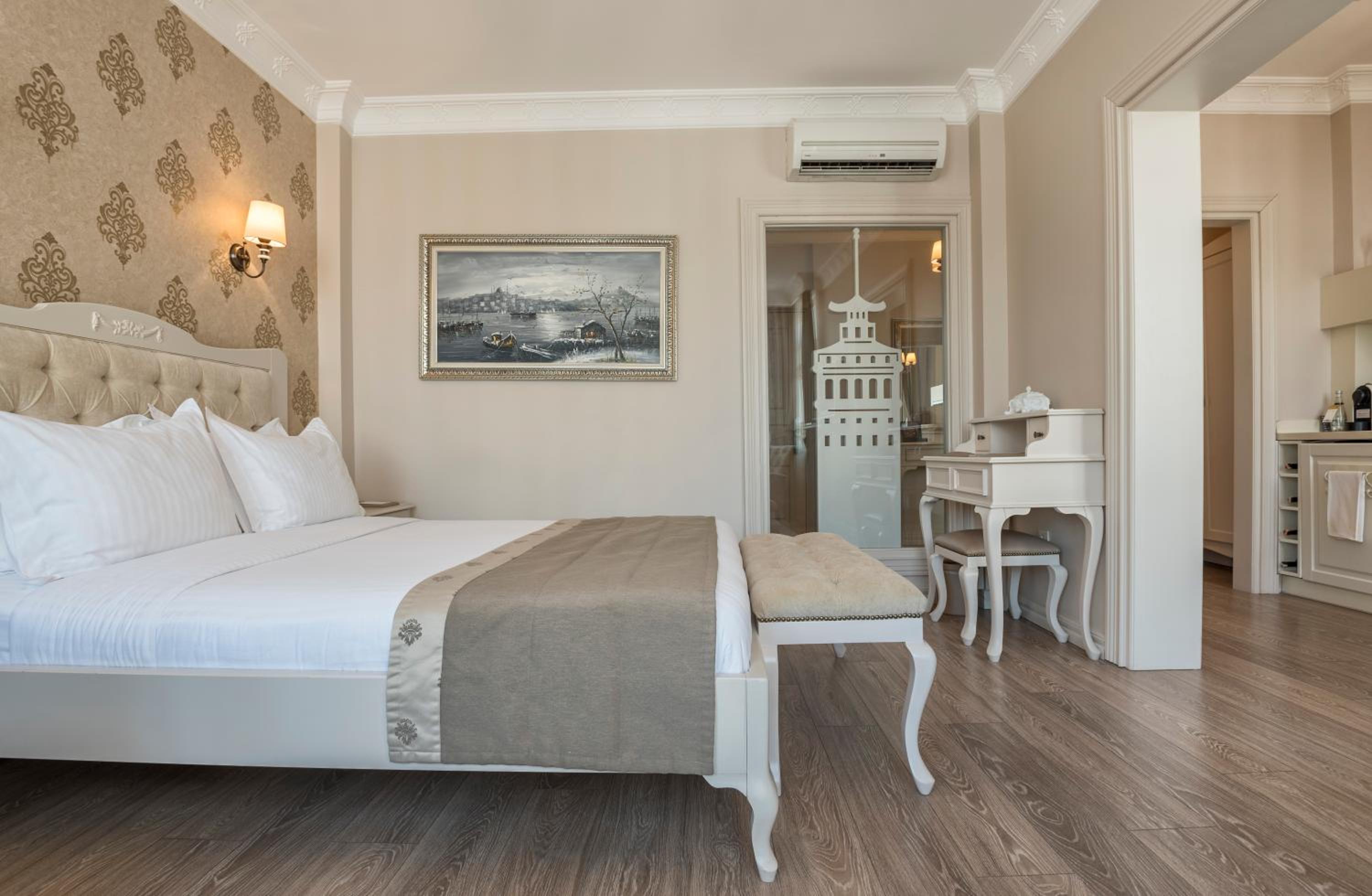 Louis Appartements Galata - Image 10