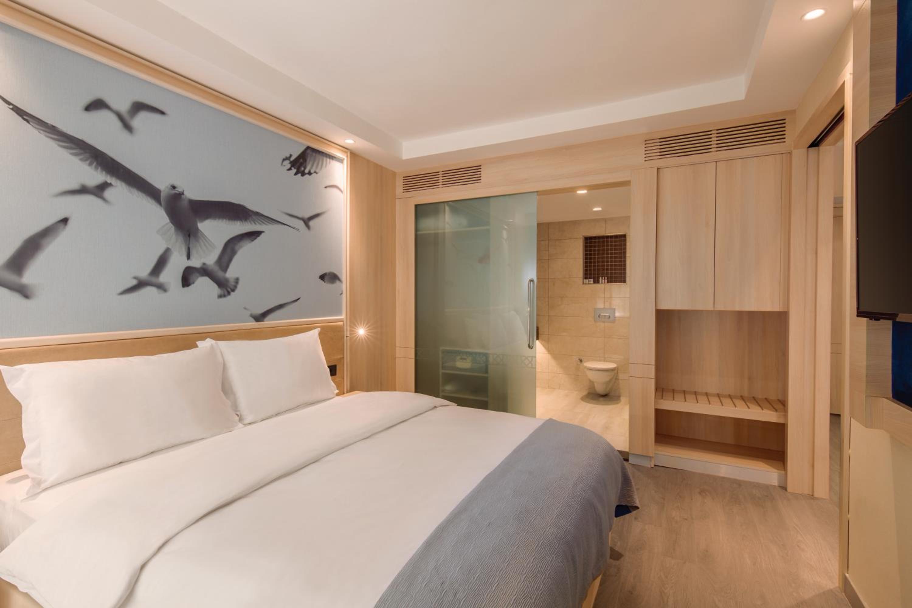 Ramada by Wyndham İstanbul Eski Şehir - Image 23