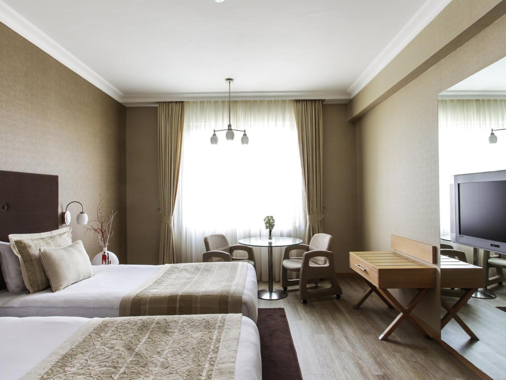 WOW Airport Hotel - Image 19