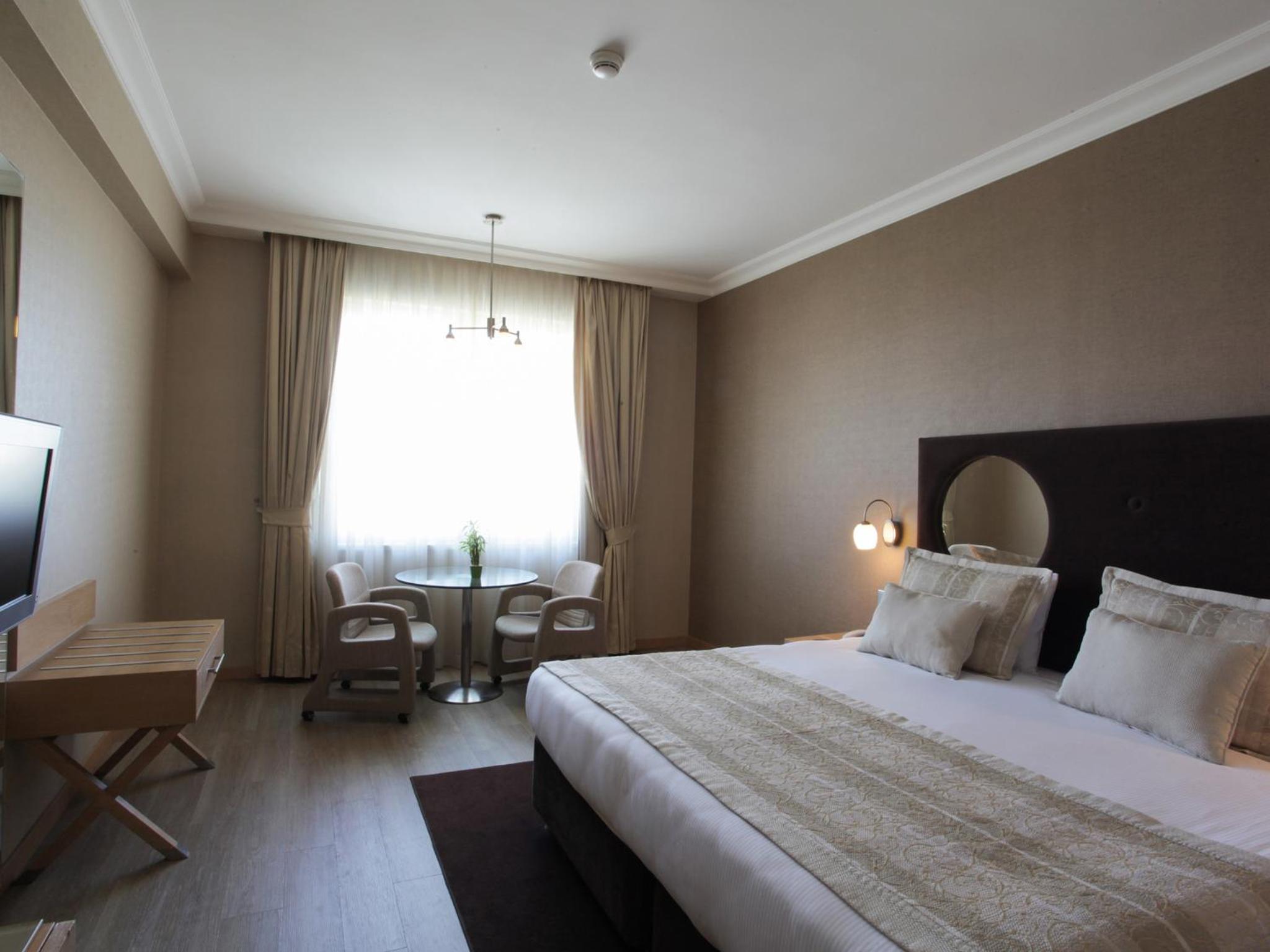 WOW Airport Hotel - Image 8