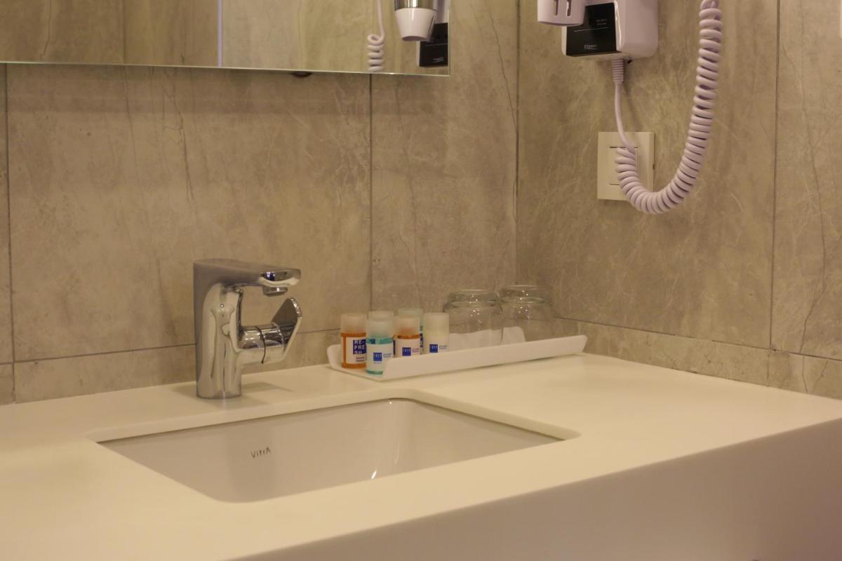 Tryp by Wyndham Istanbul Taksim - Image 32