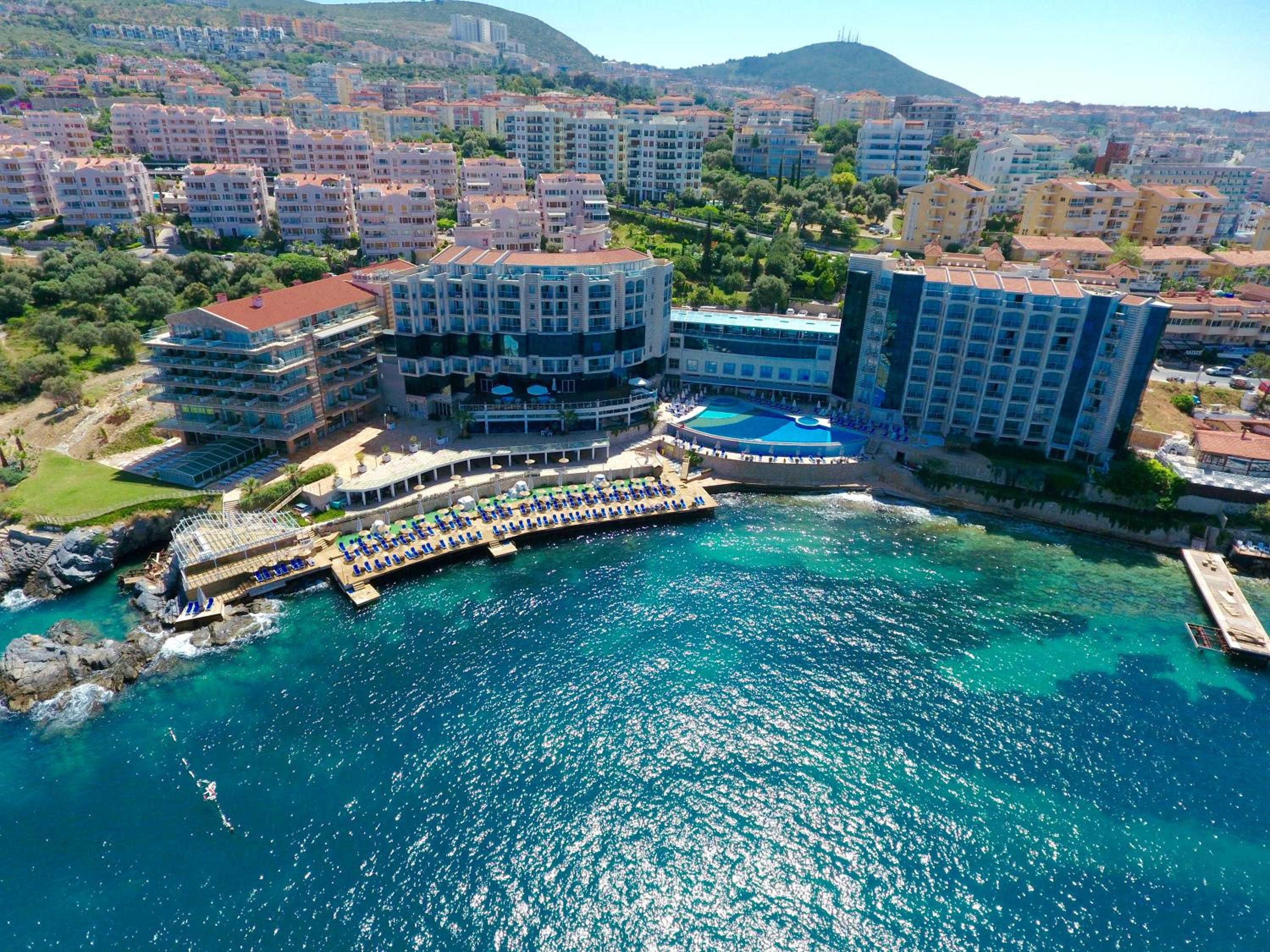 Charisma De Luxe Hotel - Image 31