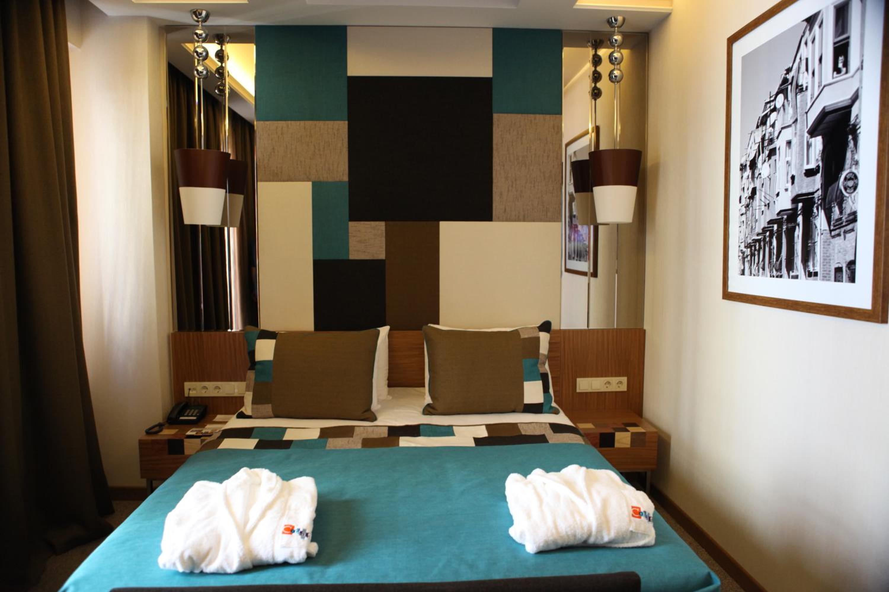 Collage Pera Hotel - Image 66