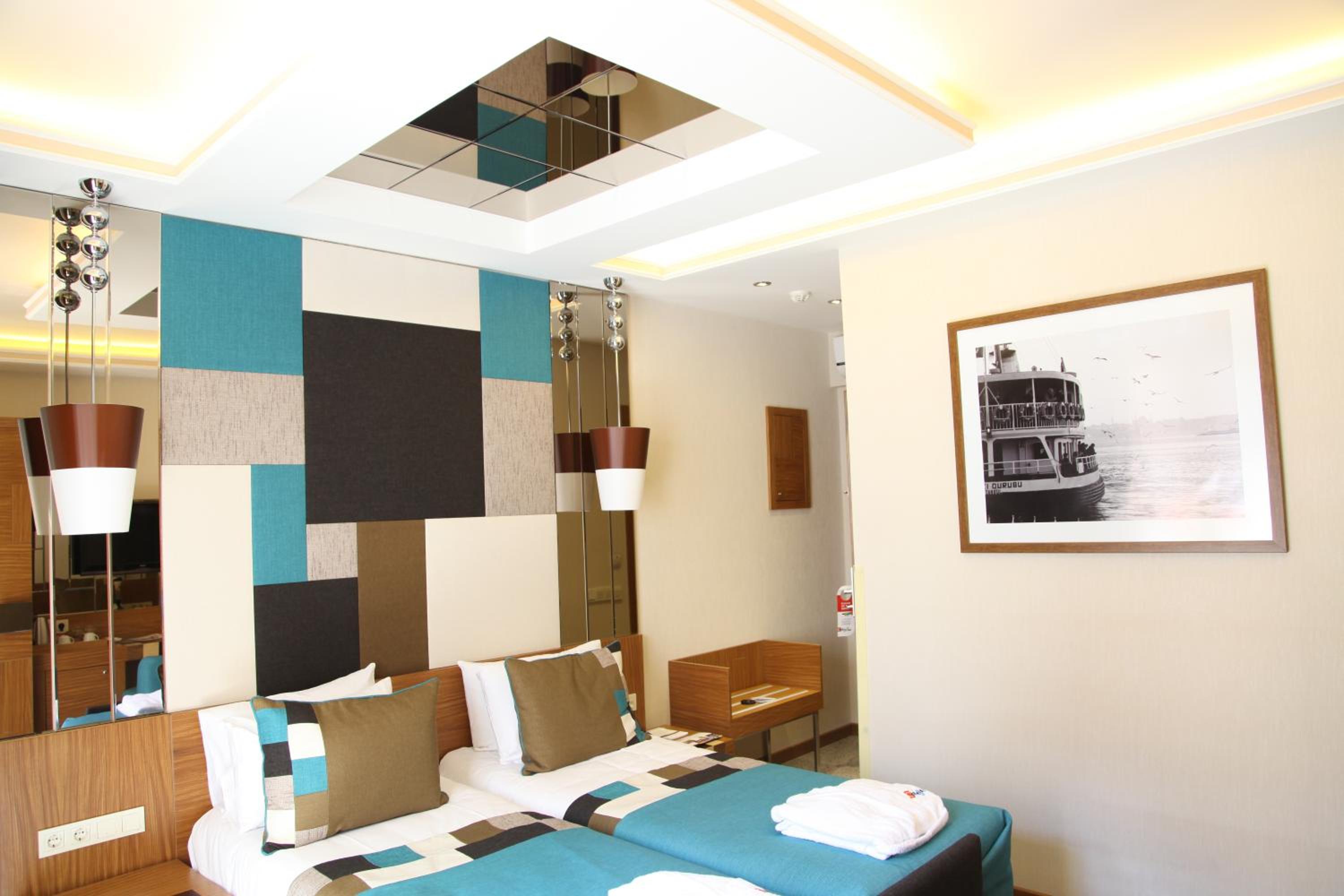 Collage Pera Hotel - Image 7