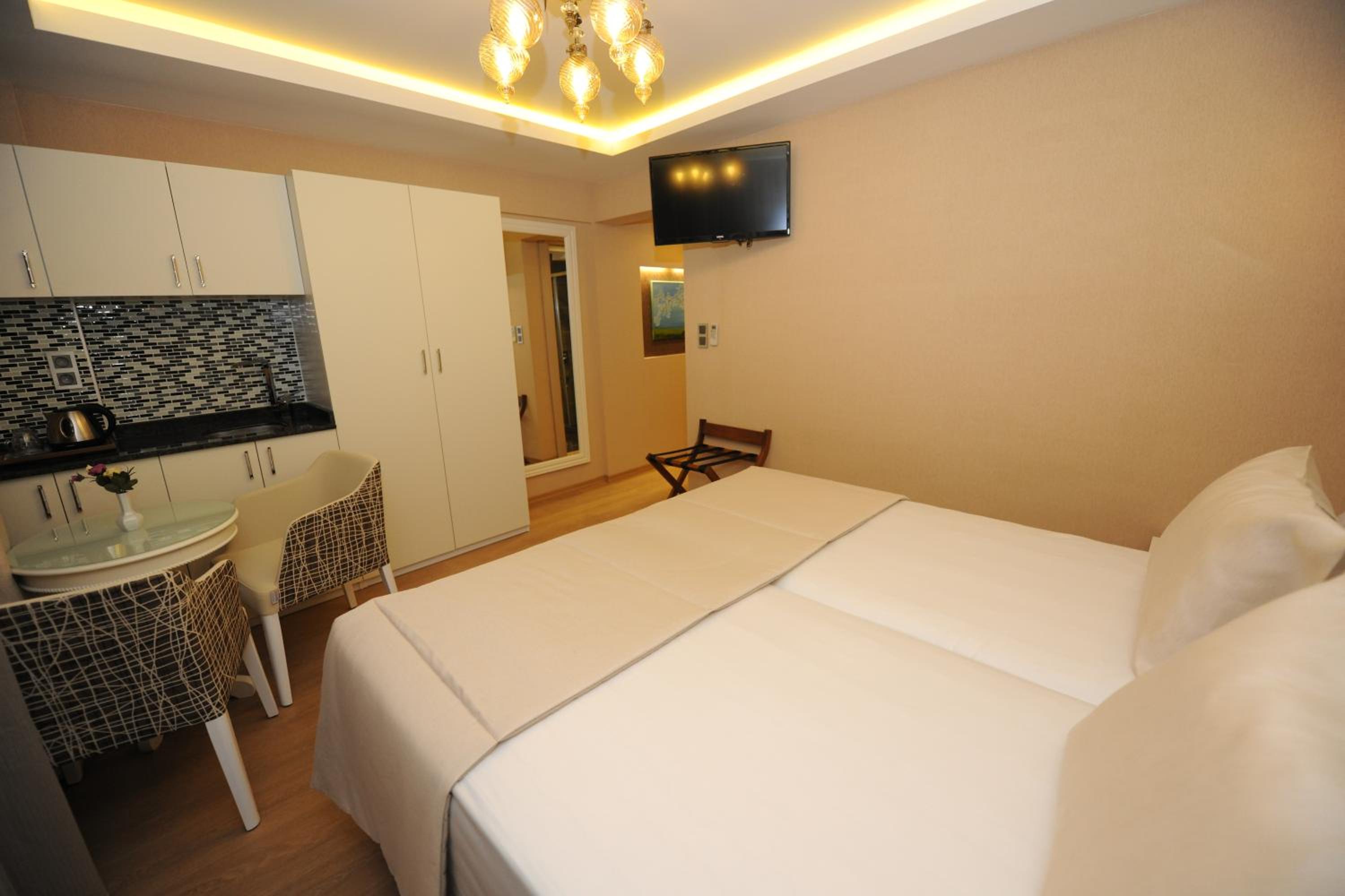 Rooms Inn Taxim - Image 38