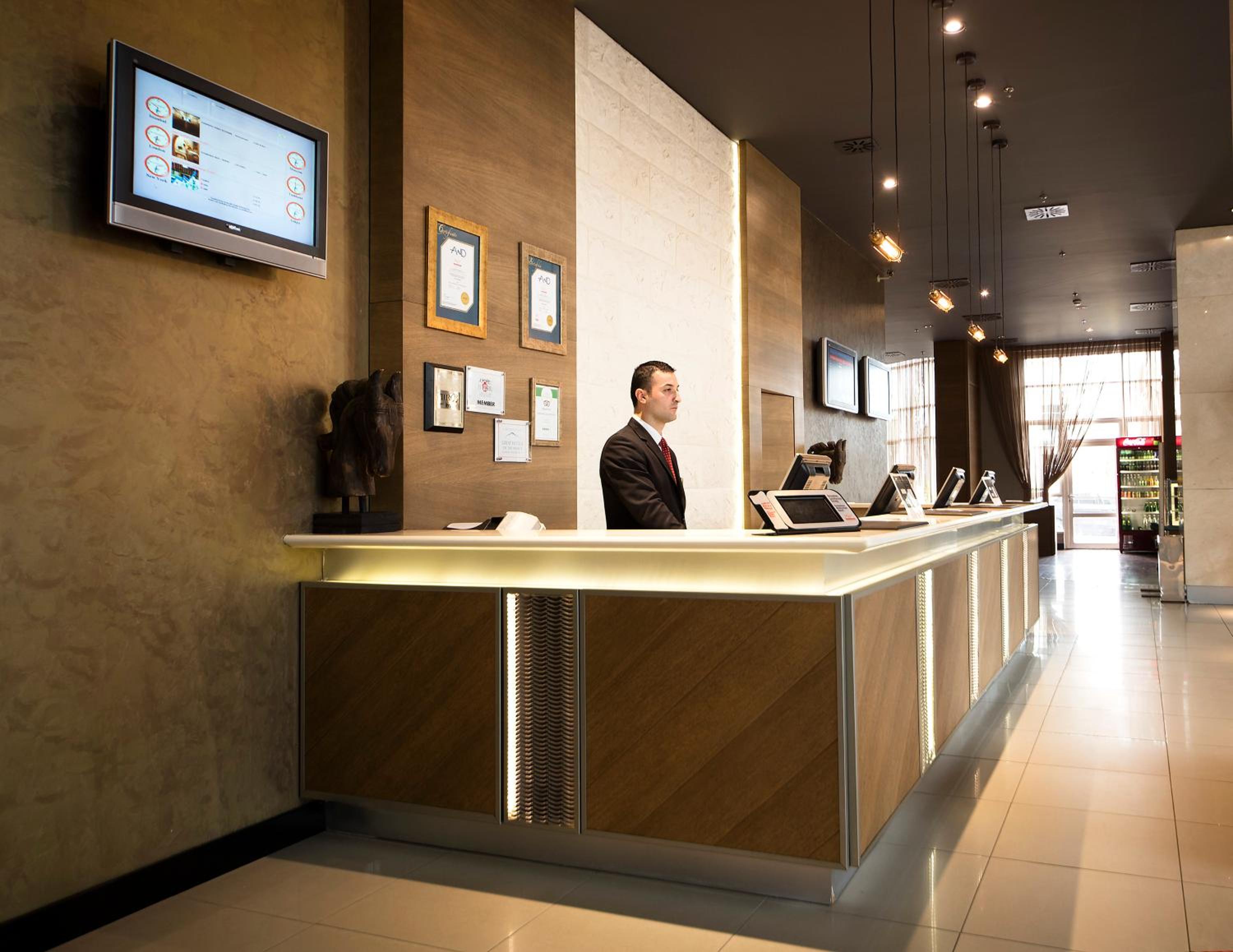 WOW Airport Hotel - Image 9
