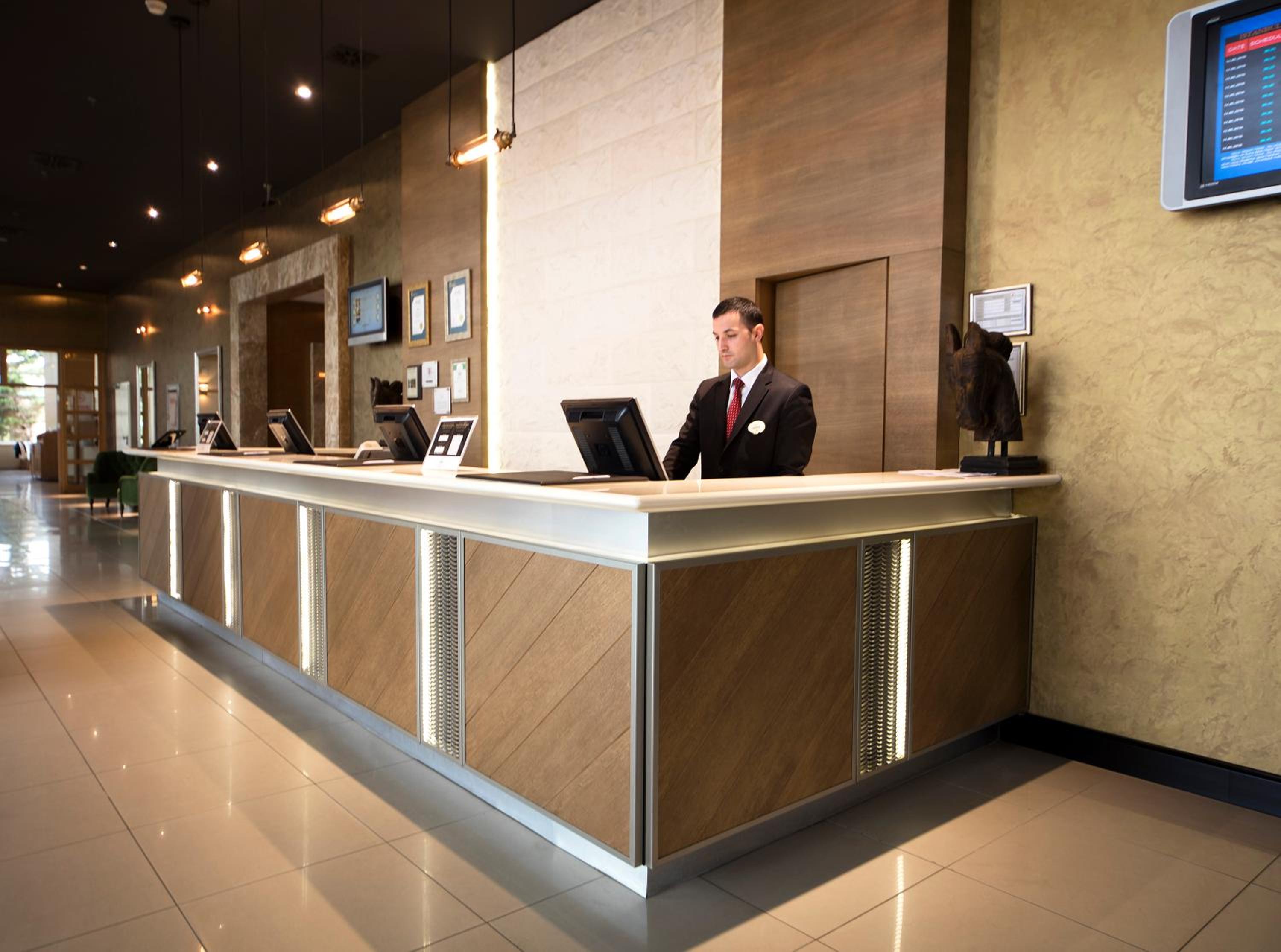 WOW Airport Hotel - Image 13