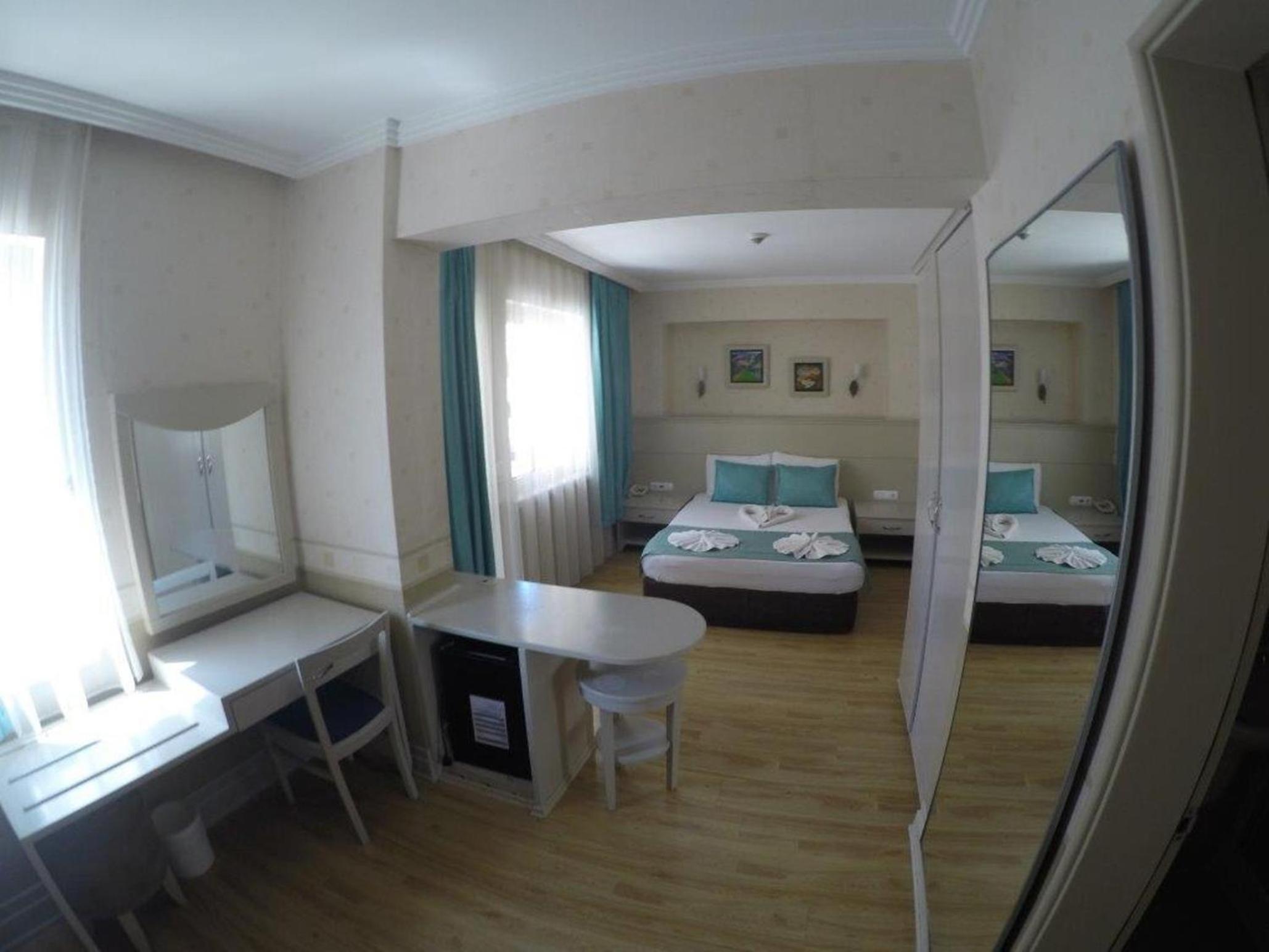 Almena Hotel - Image 8