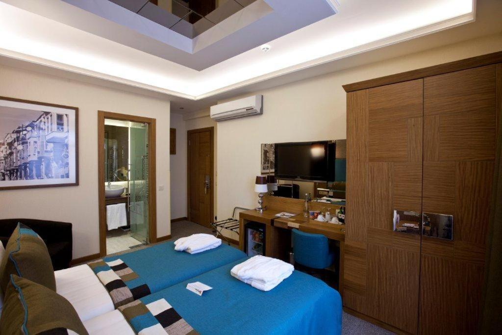 Collage Pera Hotel - Image 110