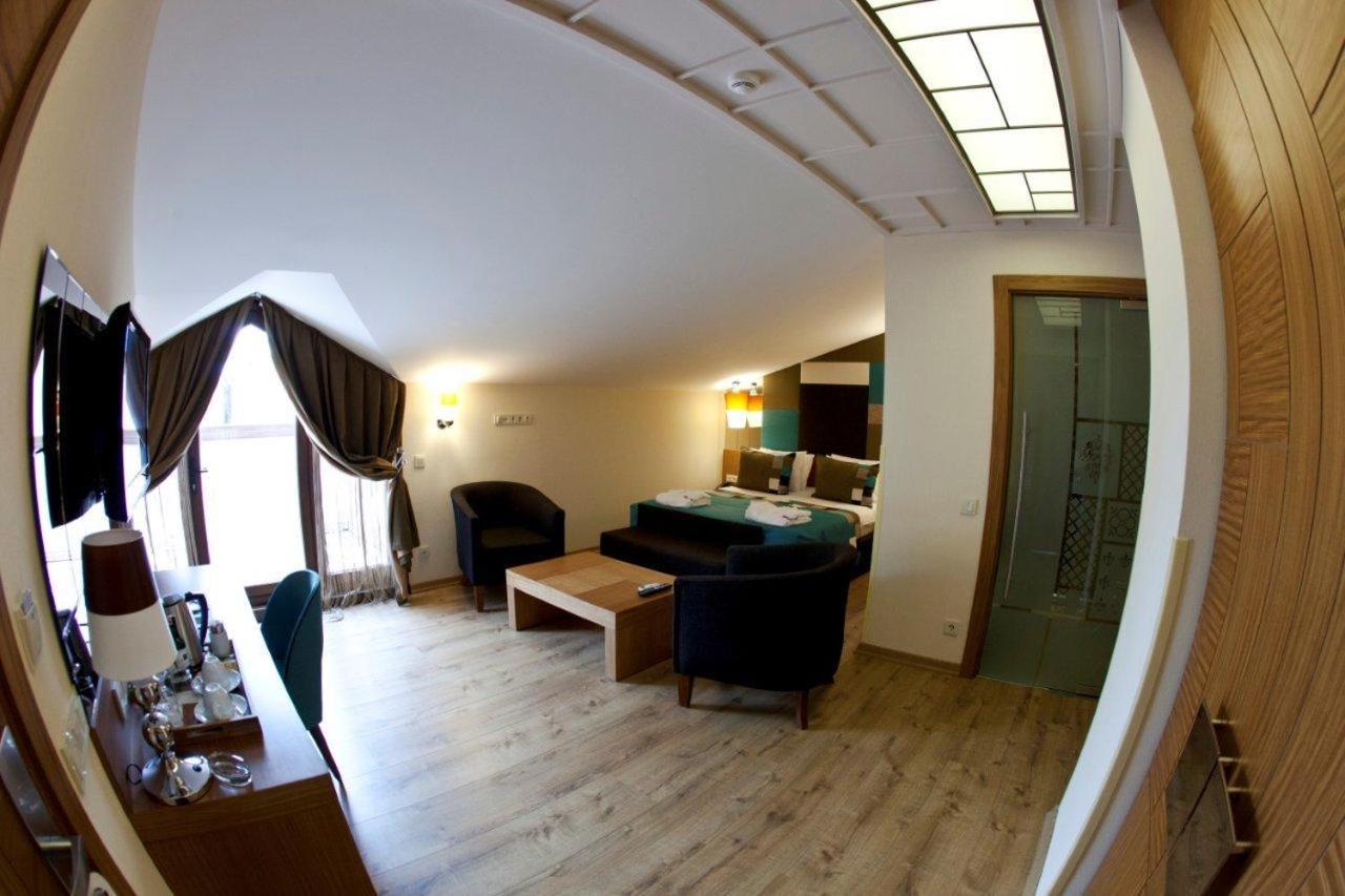 Collage Pera Hotel - Image 36