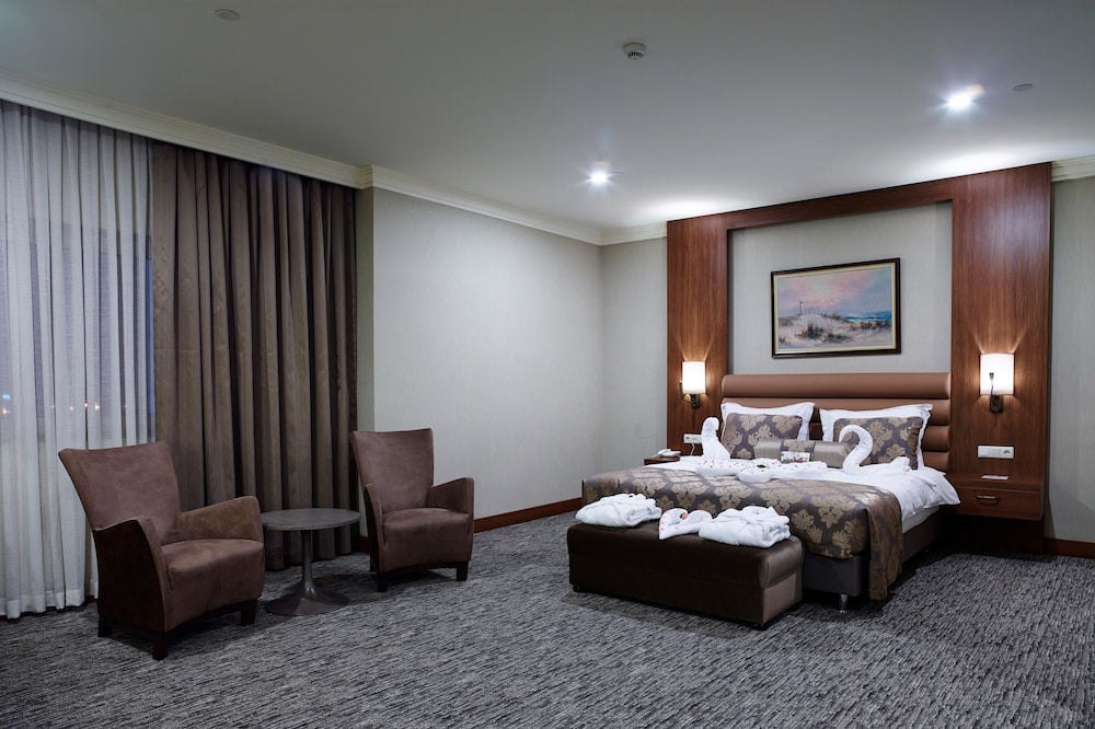 Euro Park Hotel - Image 11