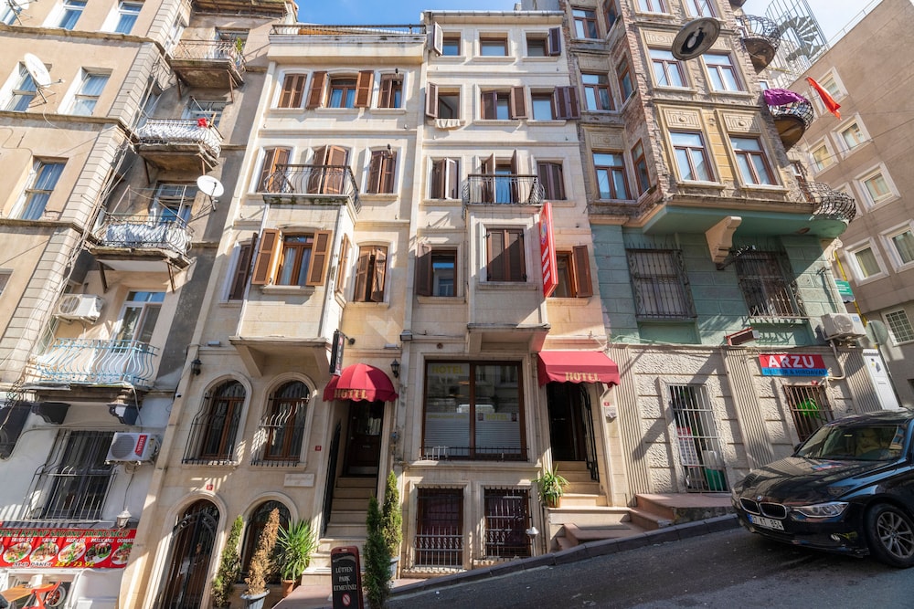 Opera House Otel - Image 14